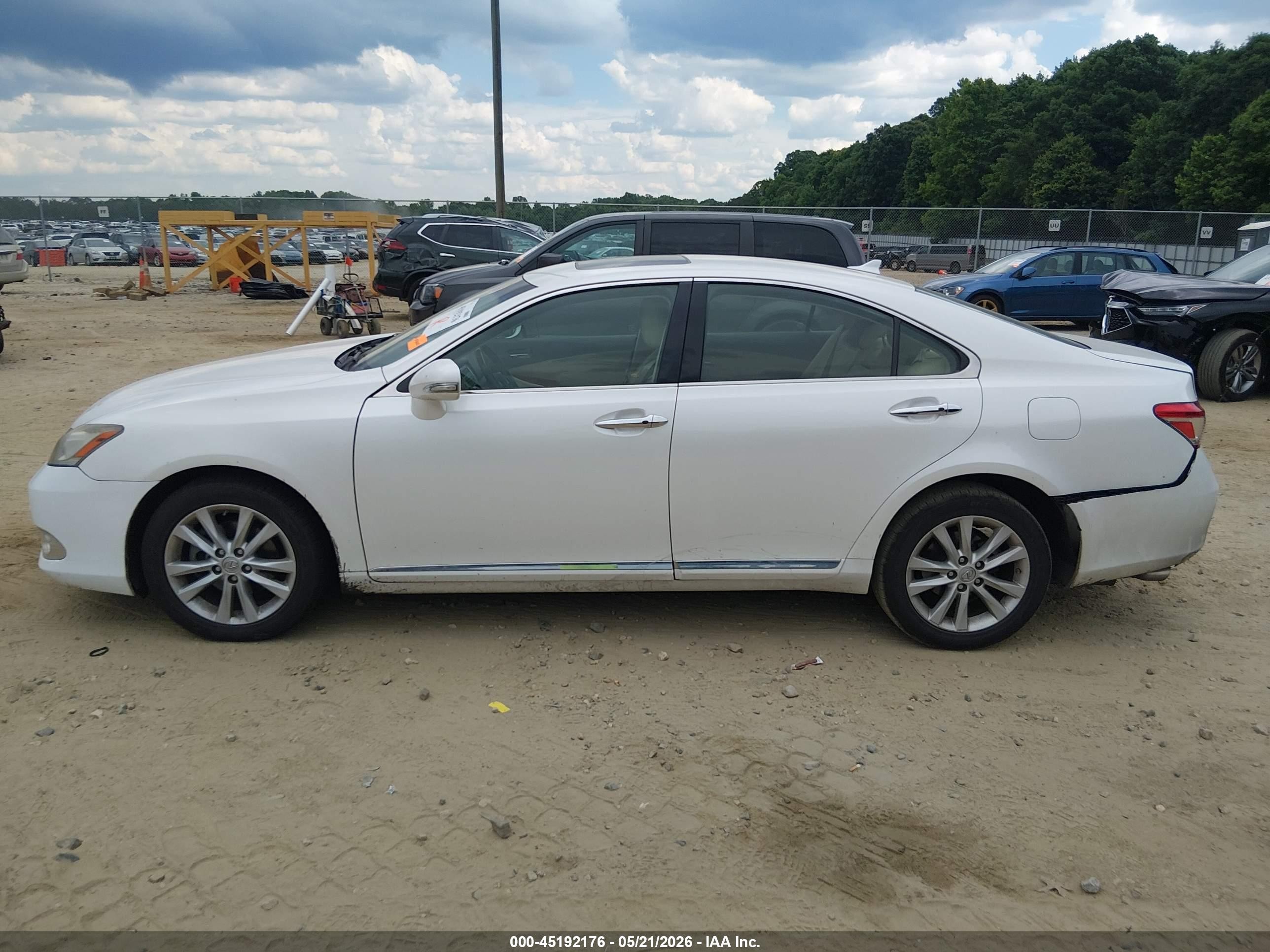 2010 Lexus Es 350   White vin: JTHBK1EG3A2402484