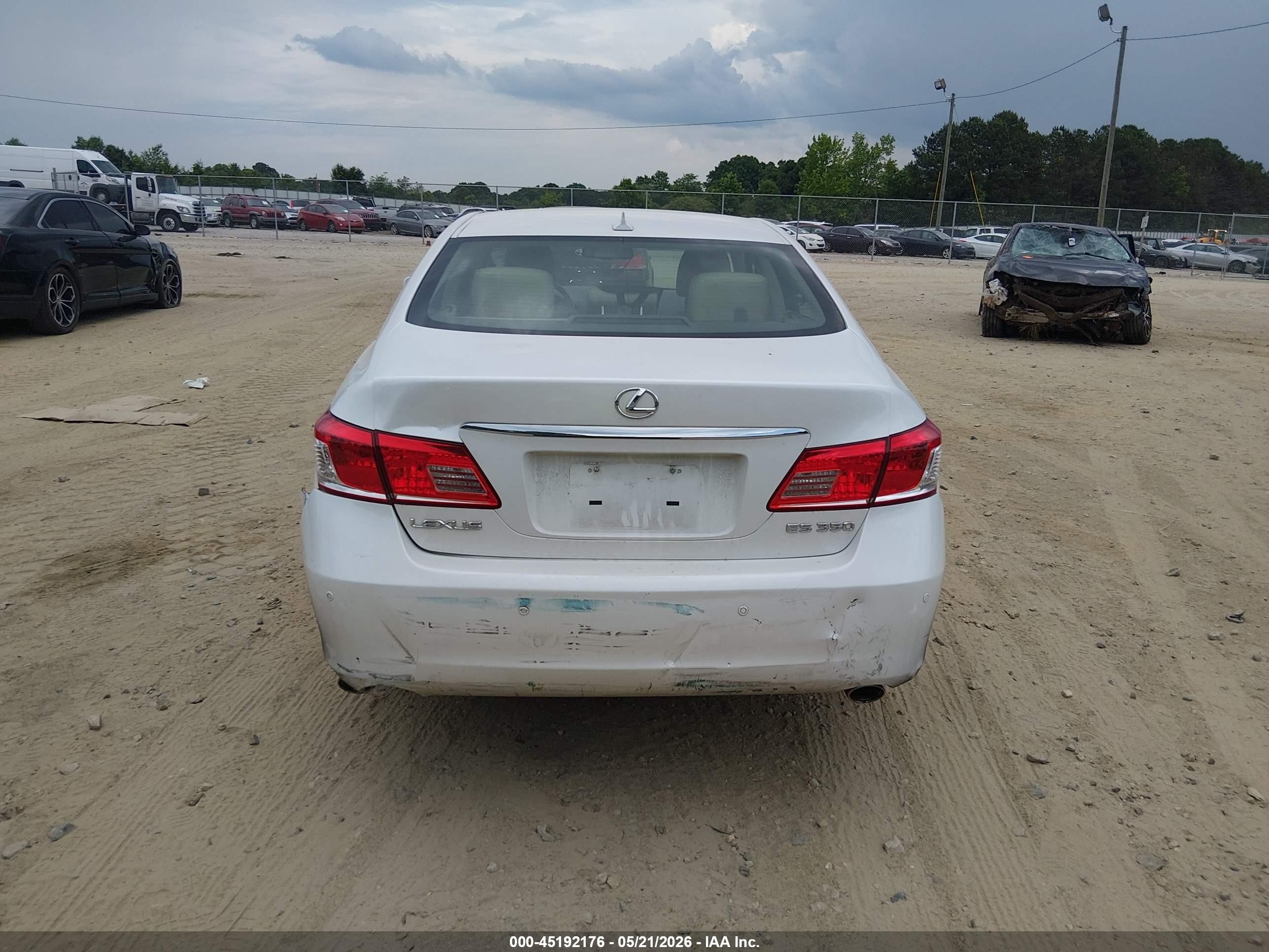 2010 Lexus Es 350   White vin: JTHBK1EG3A2402484