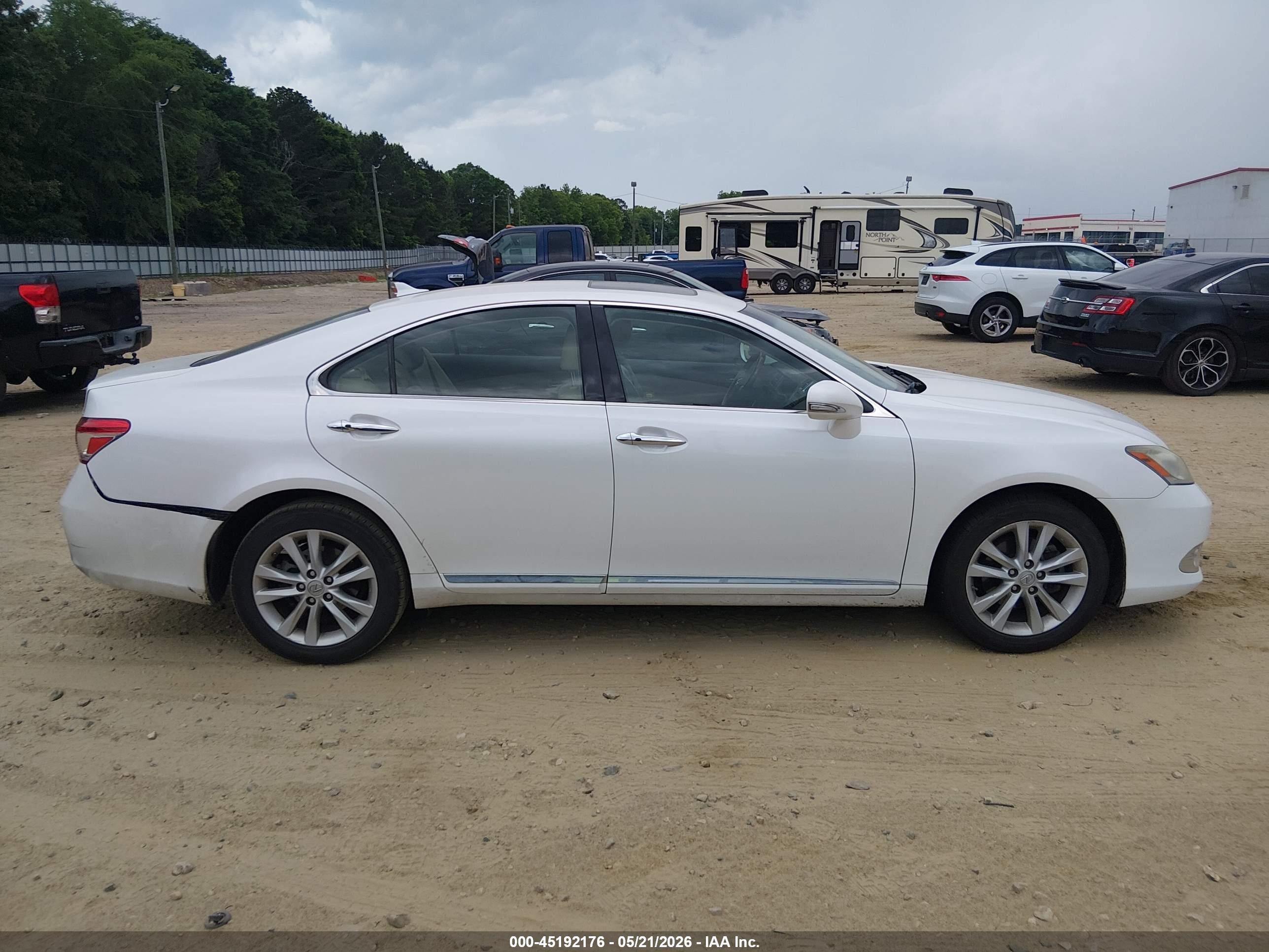 2010 Lexus Es 350   White vin: JTHBK1EG3A2402484