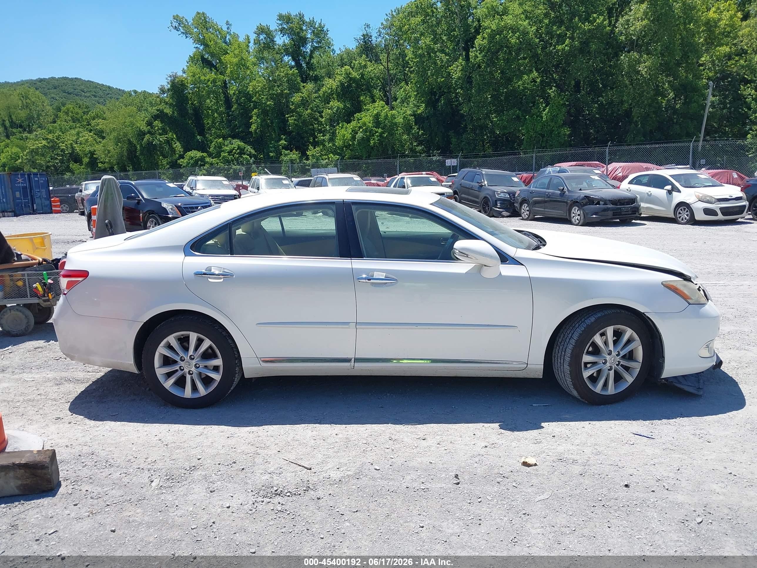 2011 Lexus Es 350   White vin: JTHBK1EG3B2424583