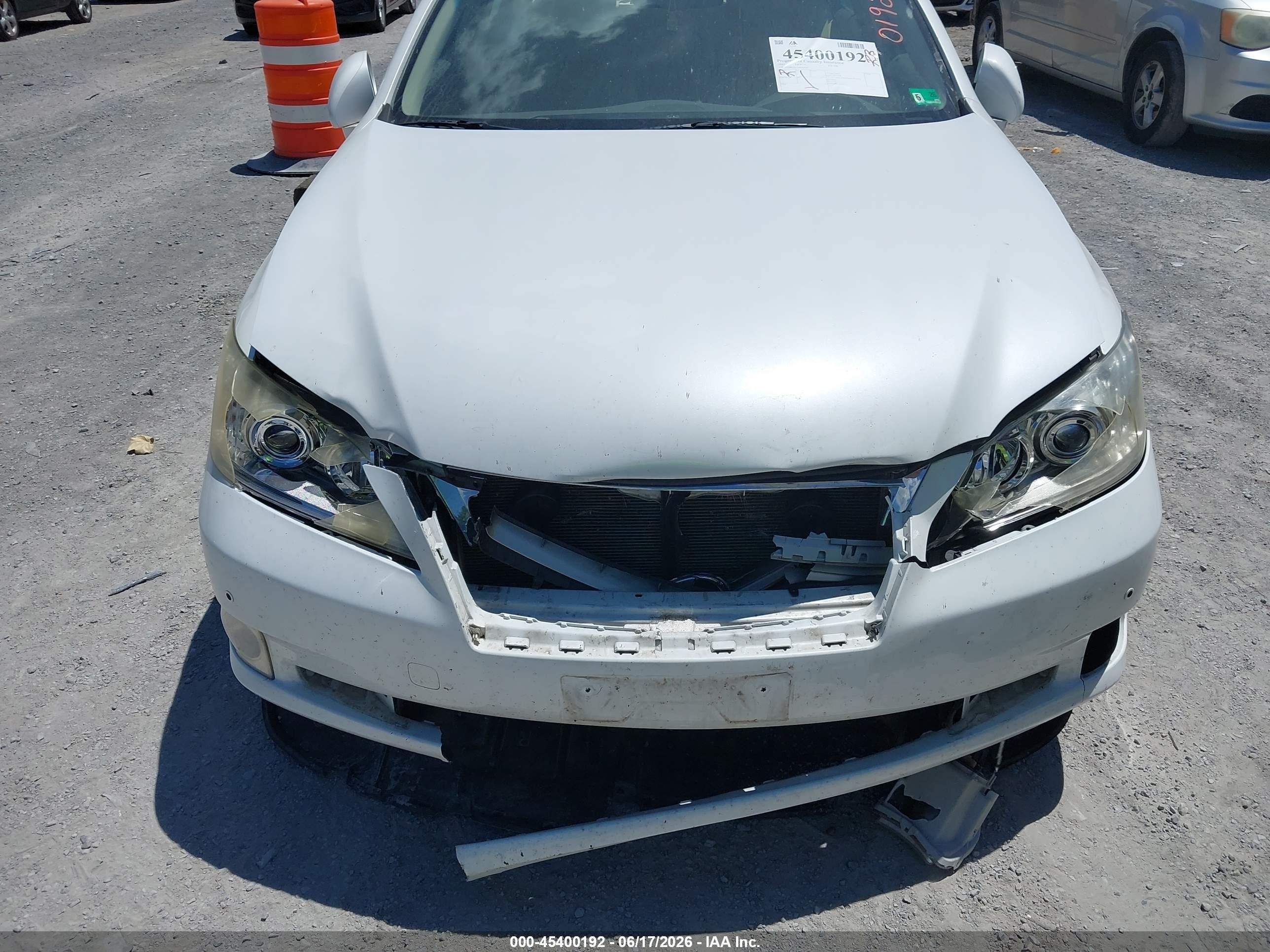 2011 Lexus Es 350   White vin: JTHBK1EG3B2424583