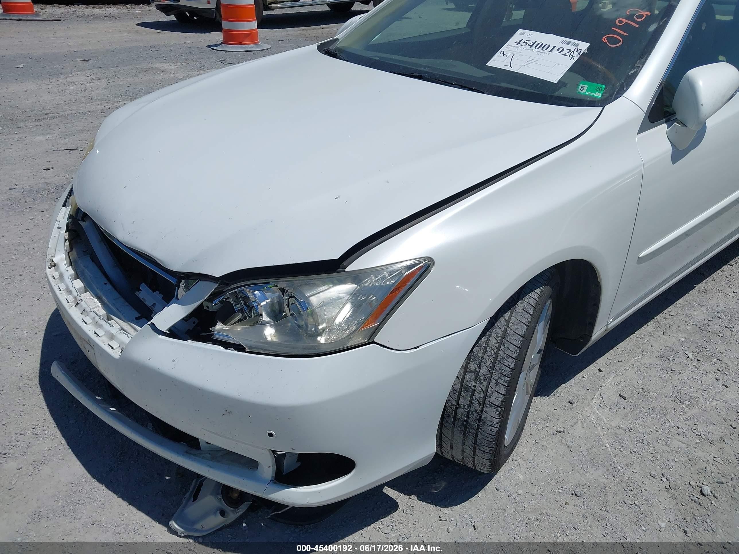 2011 Lexus Es 350   White vin: JTHBK1EG3B2424583