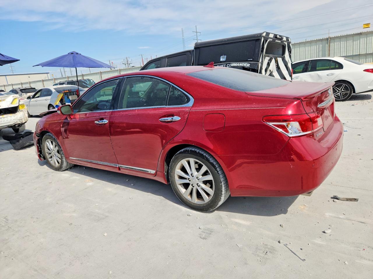 2011 Lexus Es 350 Red vin: JTHBK1EG3B2442694