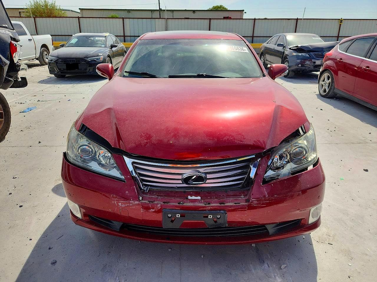 2011 Lexus Es 350 Red vin: JTHBK1EG3B2442694