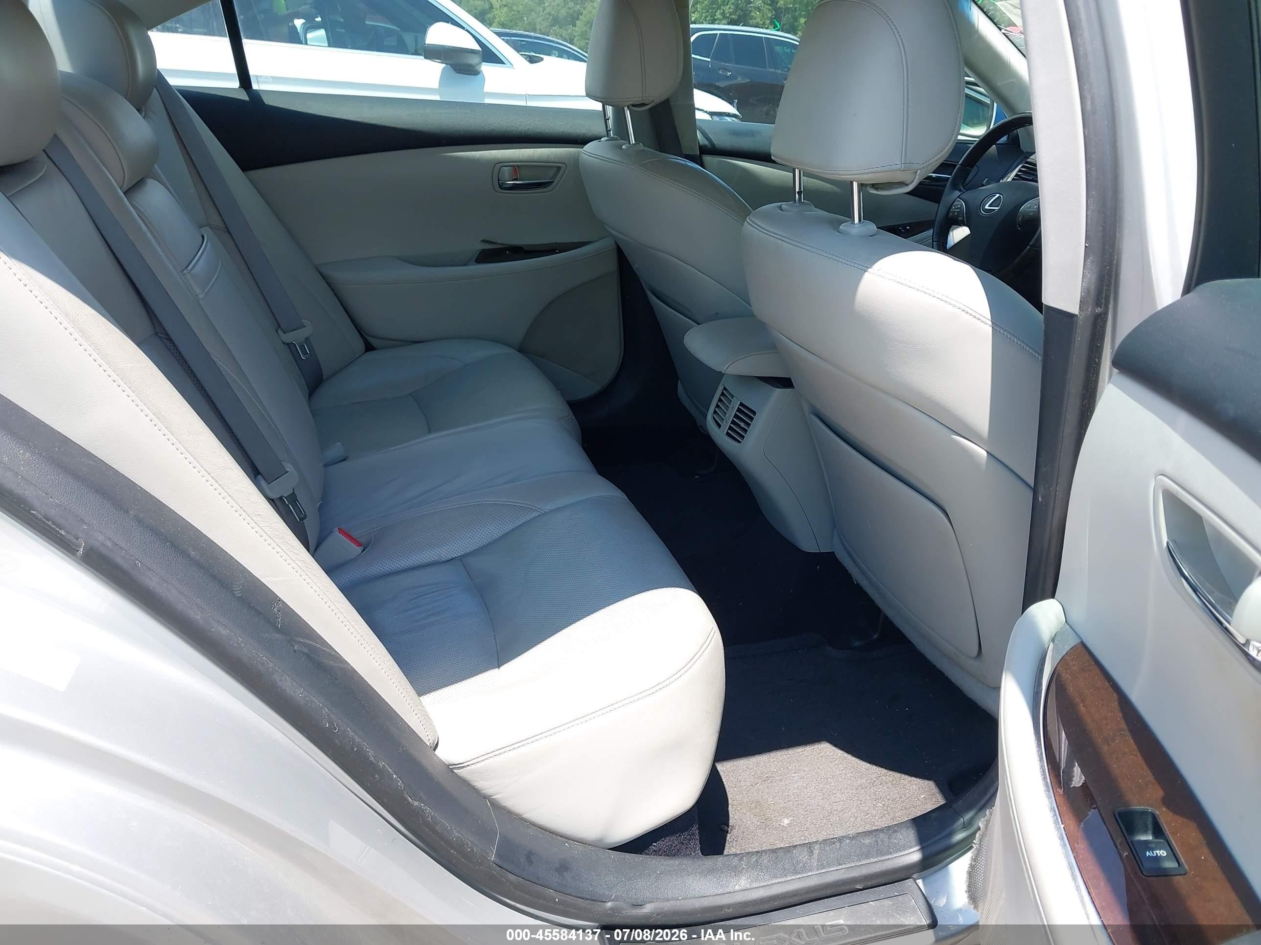 2011 Lexus Es 350 Silver vin: JTHBK1EG3B2444235