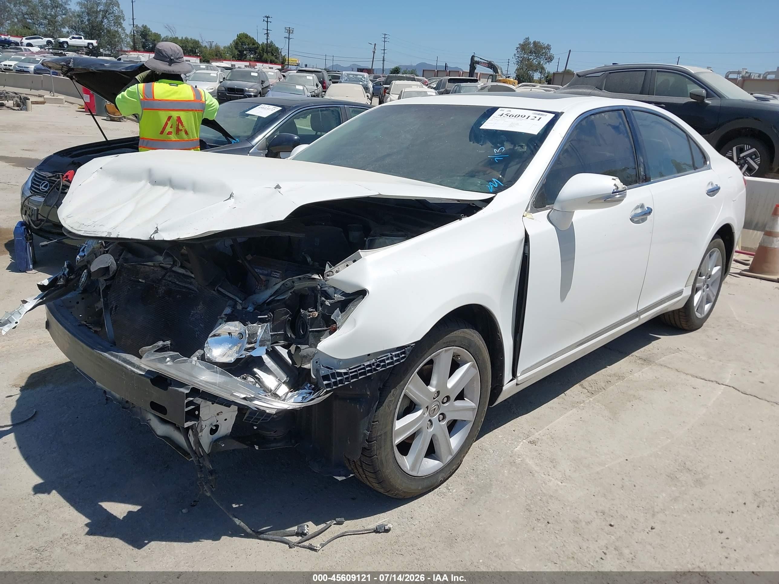 2011 Lexus Es 350   White vin: JTHBK1EG3B2452643