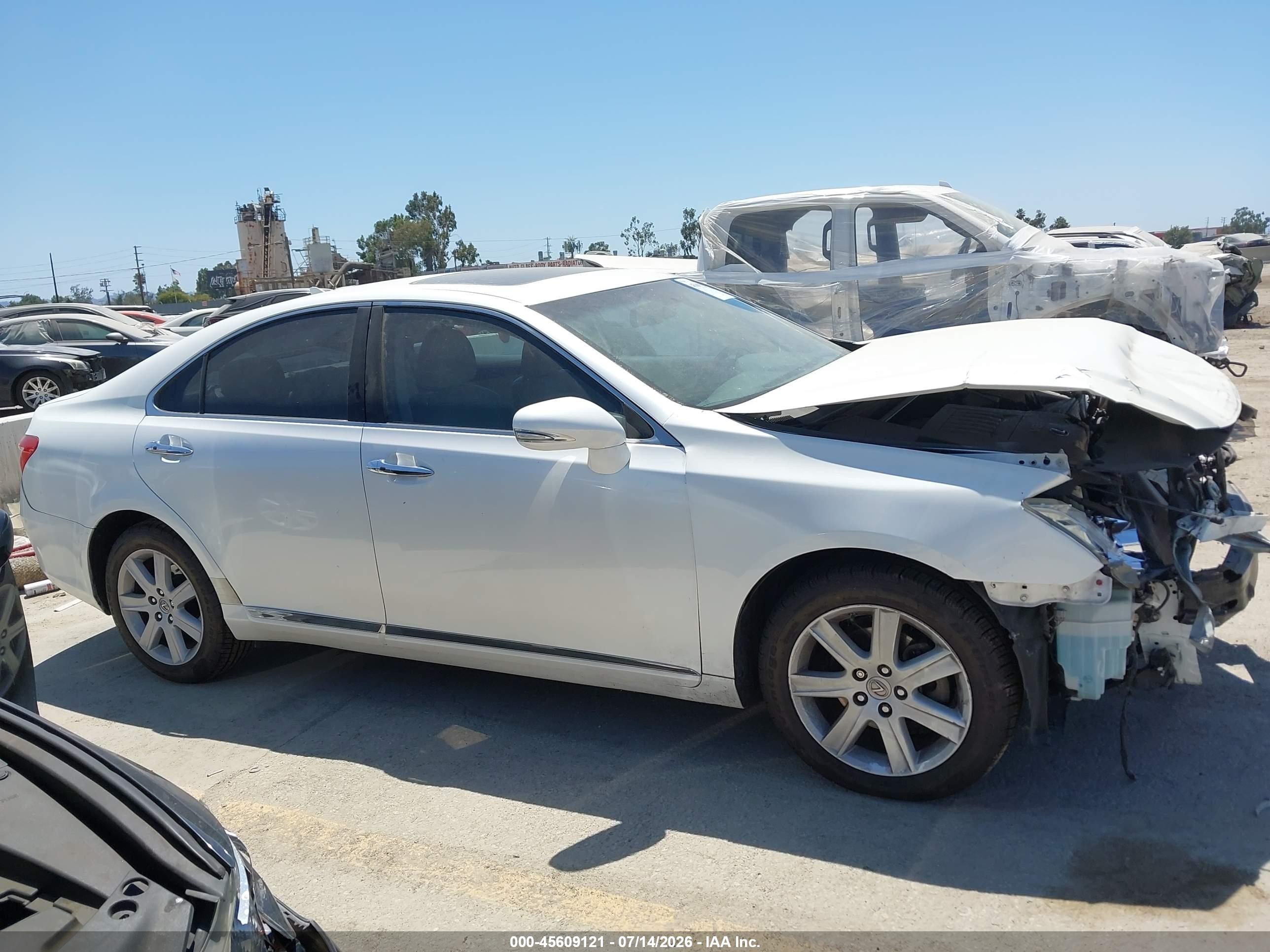 2011 Lexus Es 350   White vin: JTHBK1EG3B2452643