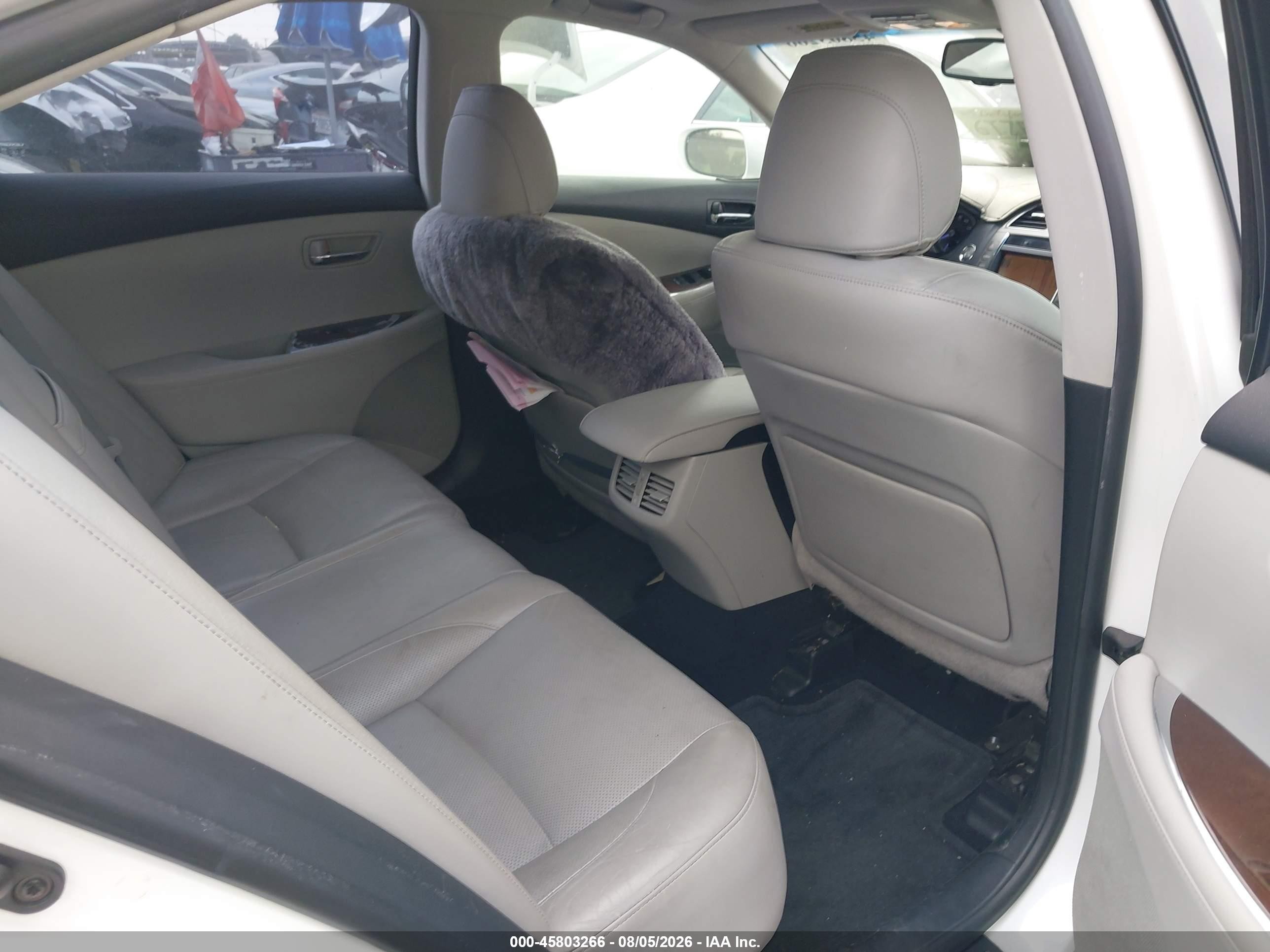 2011 Lexus Es 350   White vin: JTHBK1EG3B2469703
