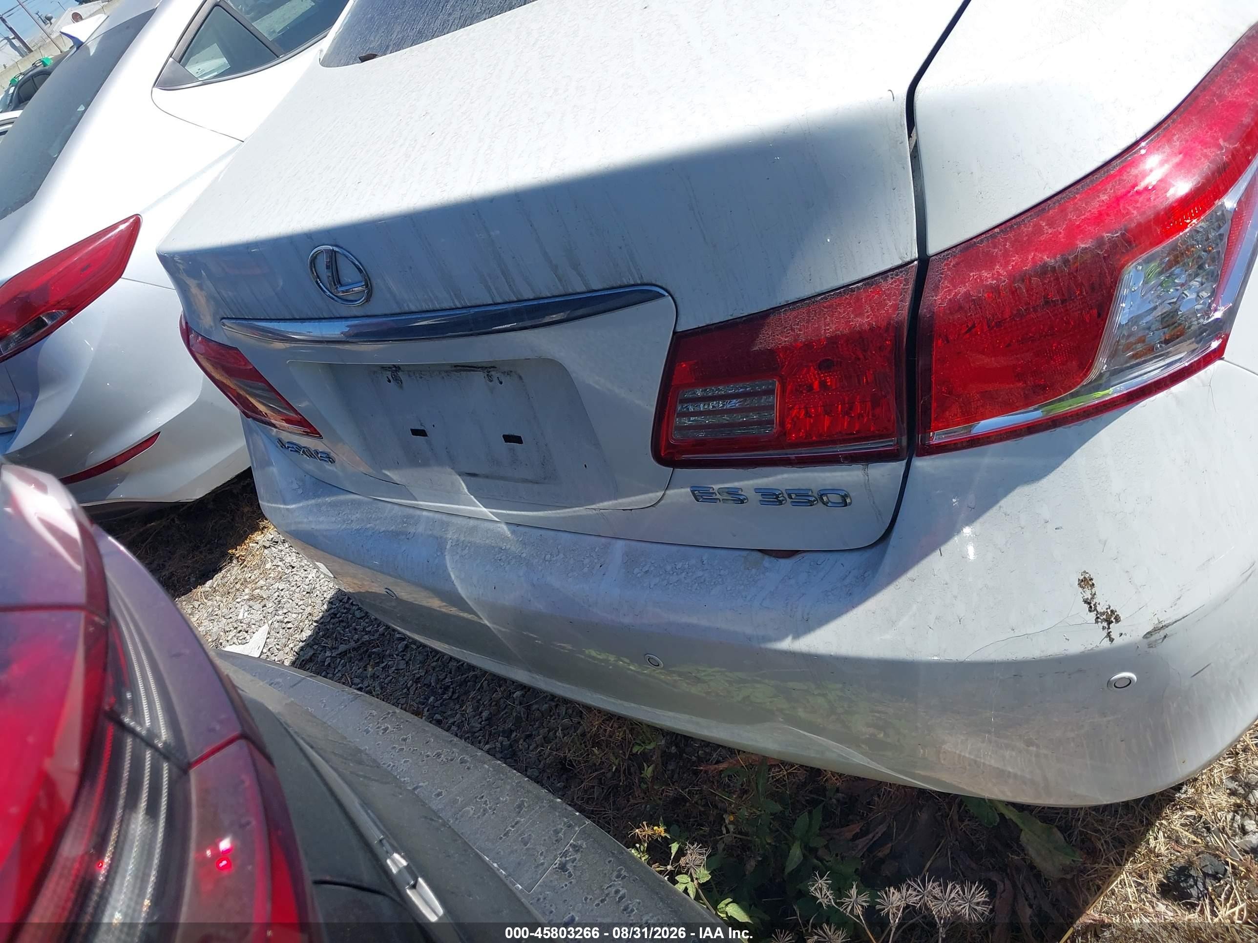 2011 Lexus Es 350   White vin: JTHBK1EG3B2469703