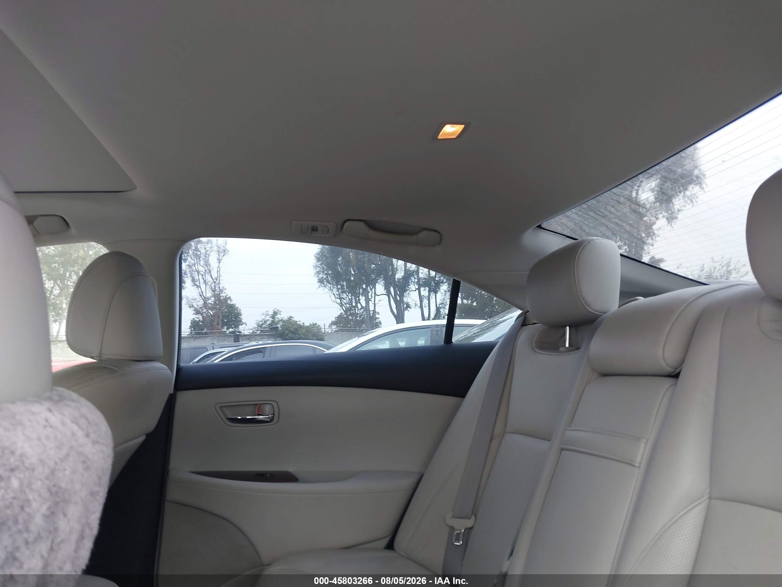 2011 Lexus Es 350   White vin: JTHBK1EG3B2469703
