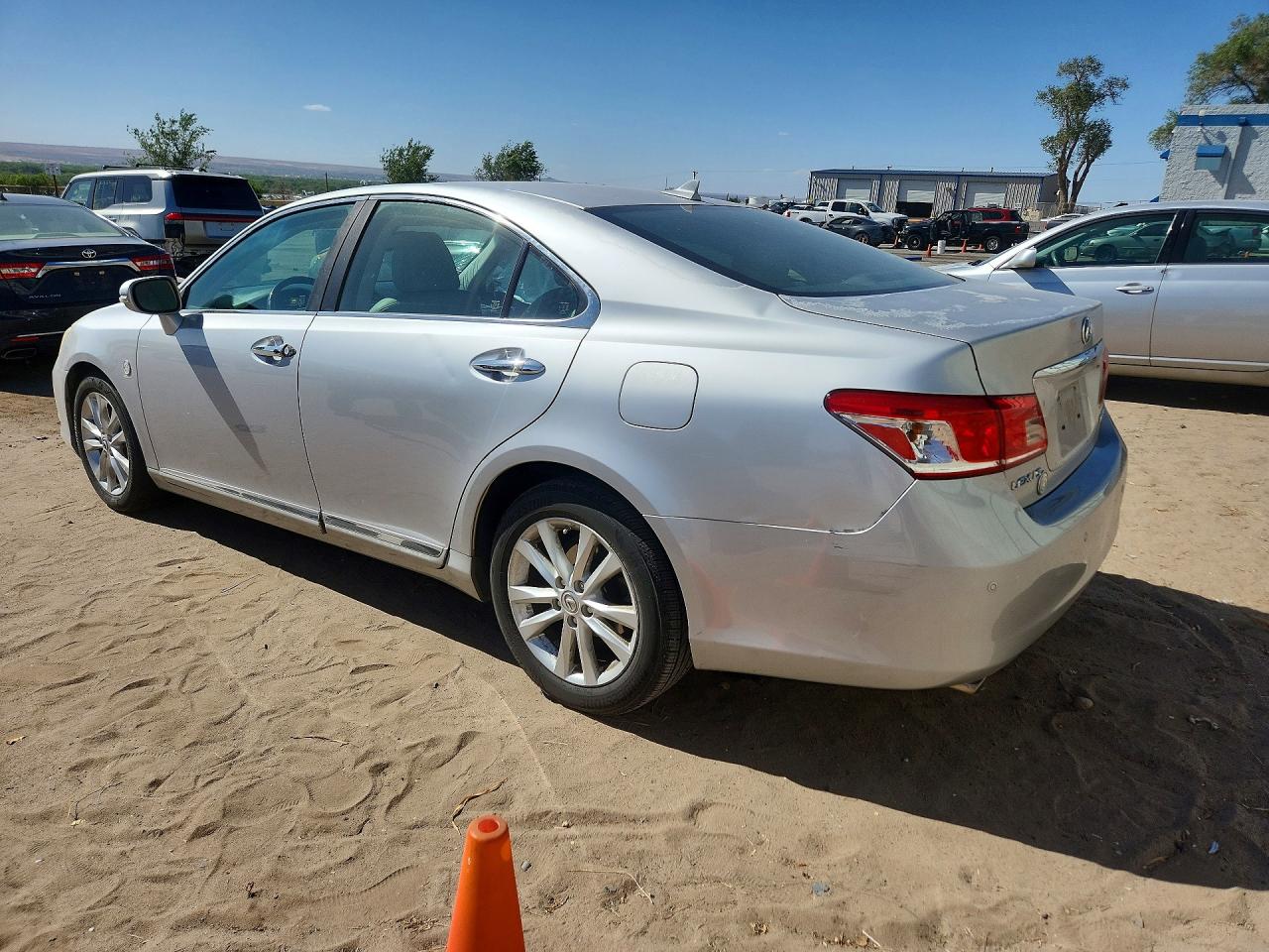 2010 Lexus Es 350 Silver vin: JTHBK1EG4A2347950