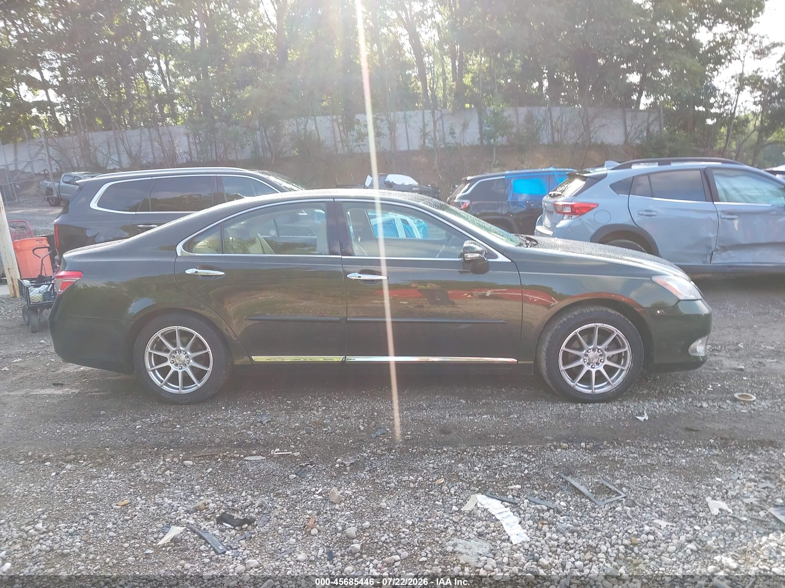 2010 Lexus Es 350   Green vin: JTHBK1EG4A2353702