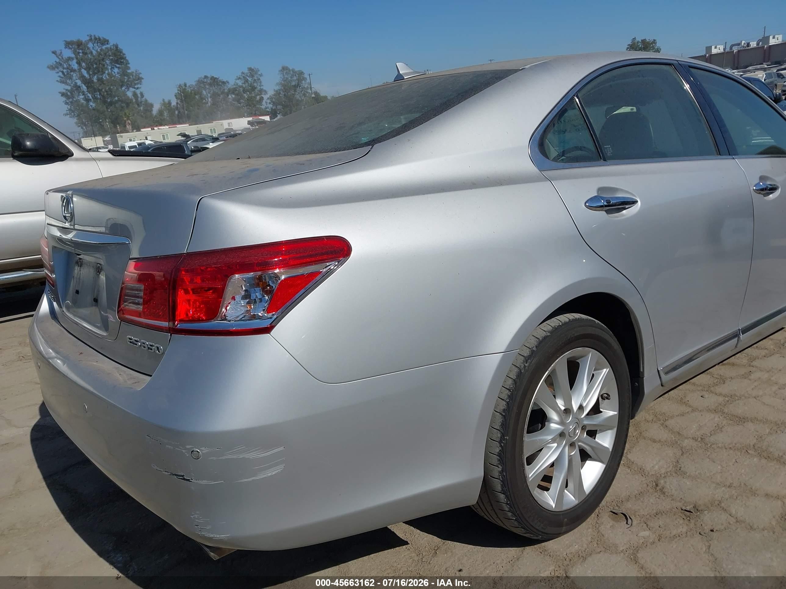 2010 Lexus Es 350   Silver vin: JTHBK1EG4A2359077
