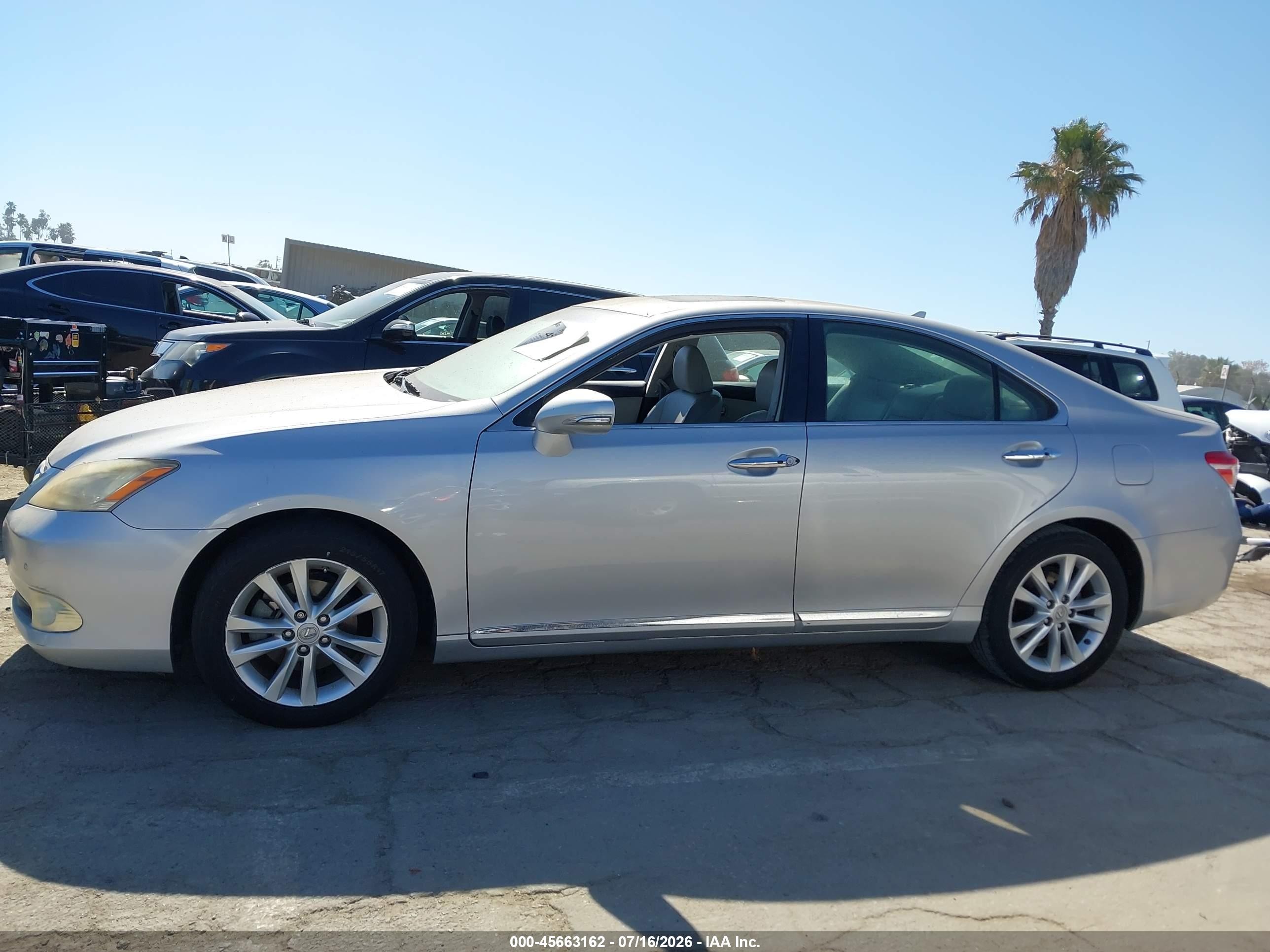2010 Lexus Es 350   Silver vin: JTHBK1EG4A2359077