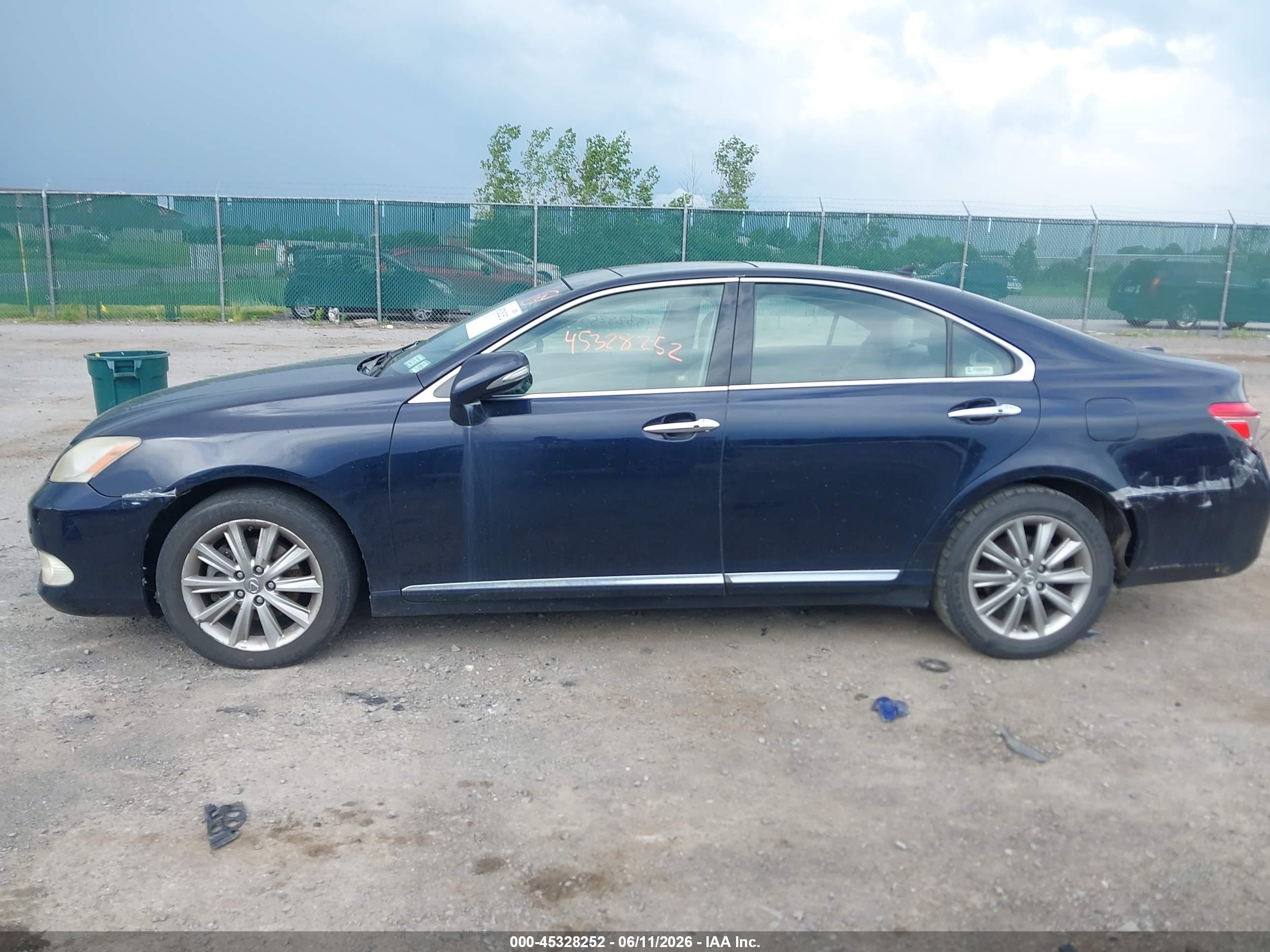 2010 Lexus Es 350   Blue vin: JTHBK1EG4A2393438