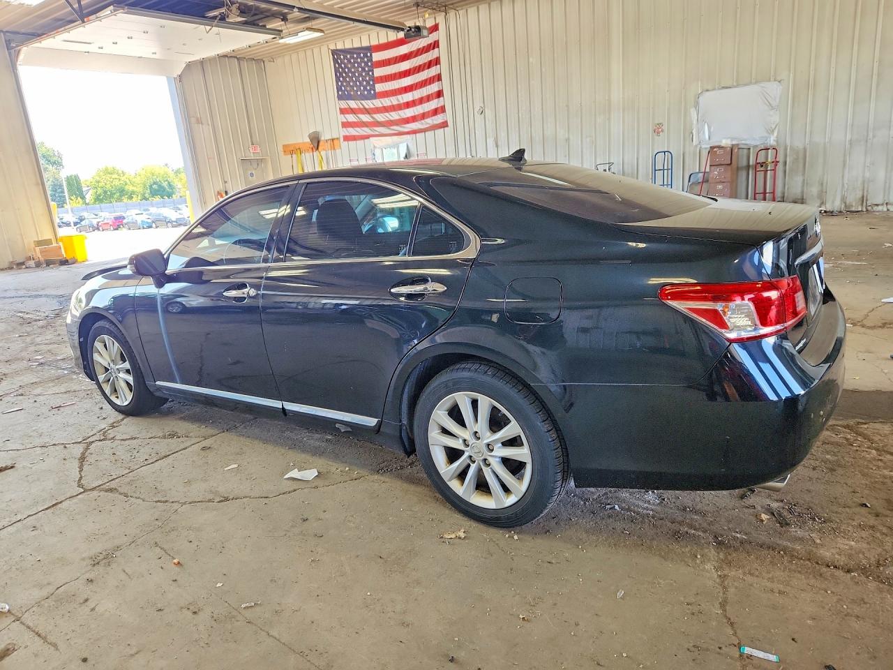 2010 Lexus Es 350 Blue vin: JTHBK1EG5A2346483