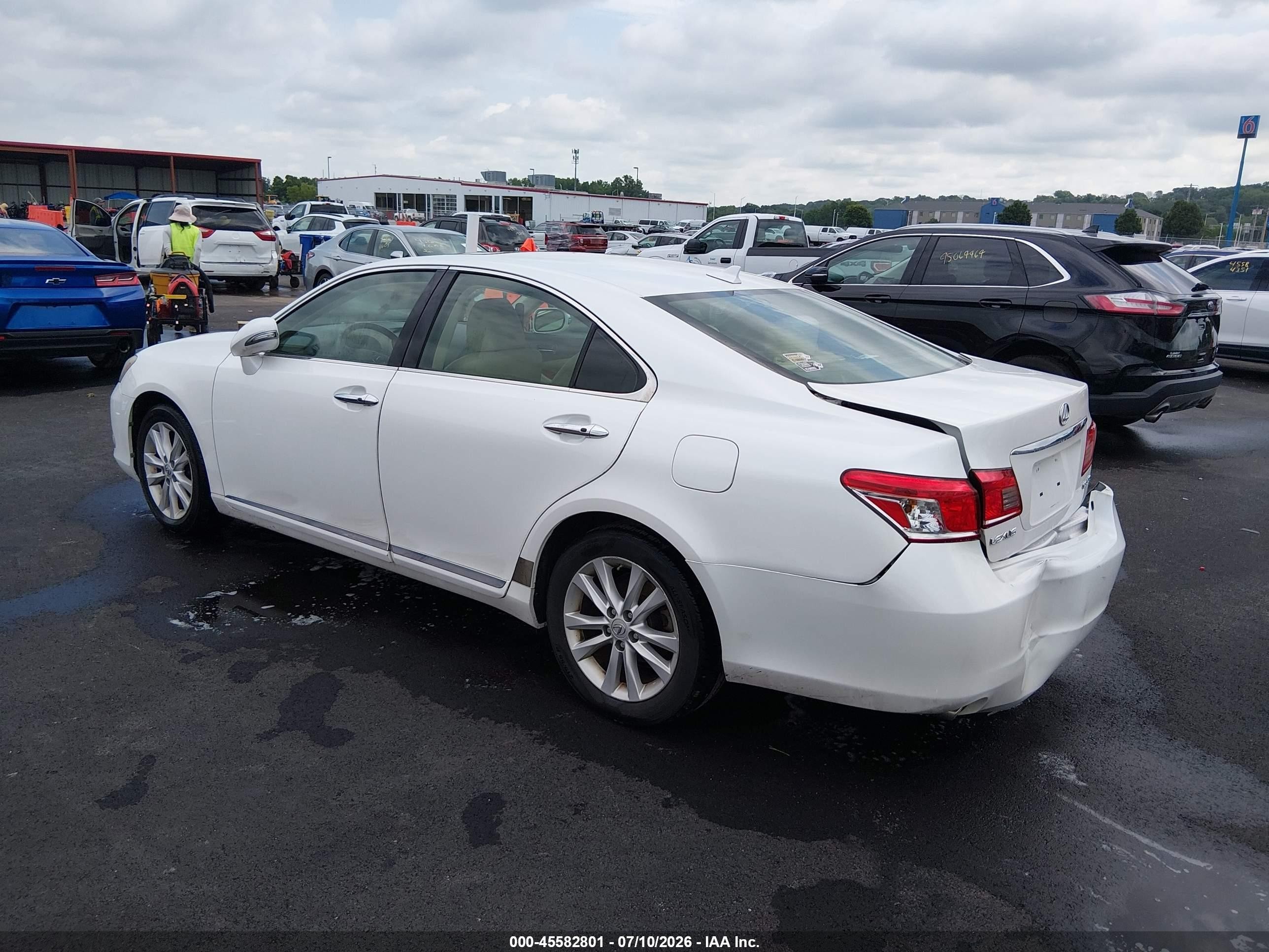 2010 Lexus Es 350   White vin: JTHBK1EG5A2396347
