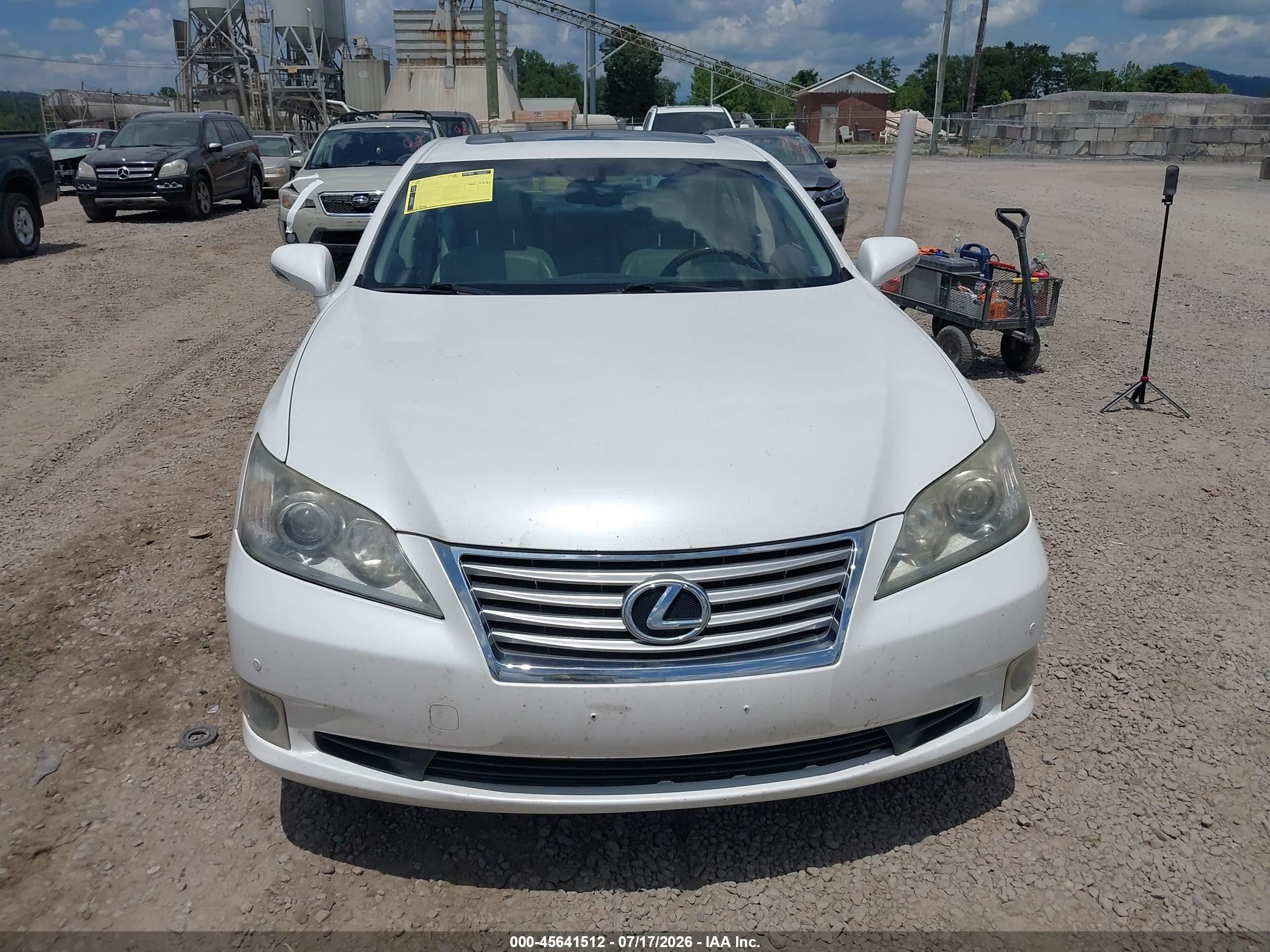 2010 Lexus Es 350   White vin: JTHBK1EG5A2397109