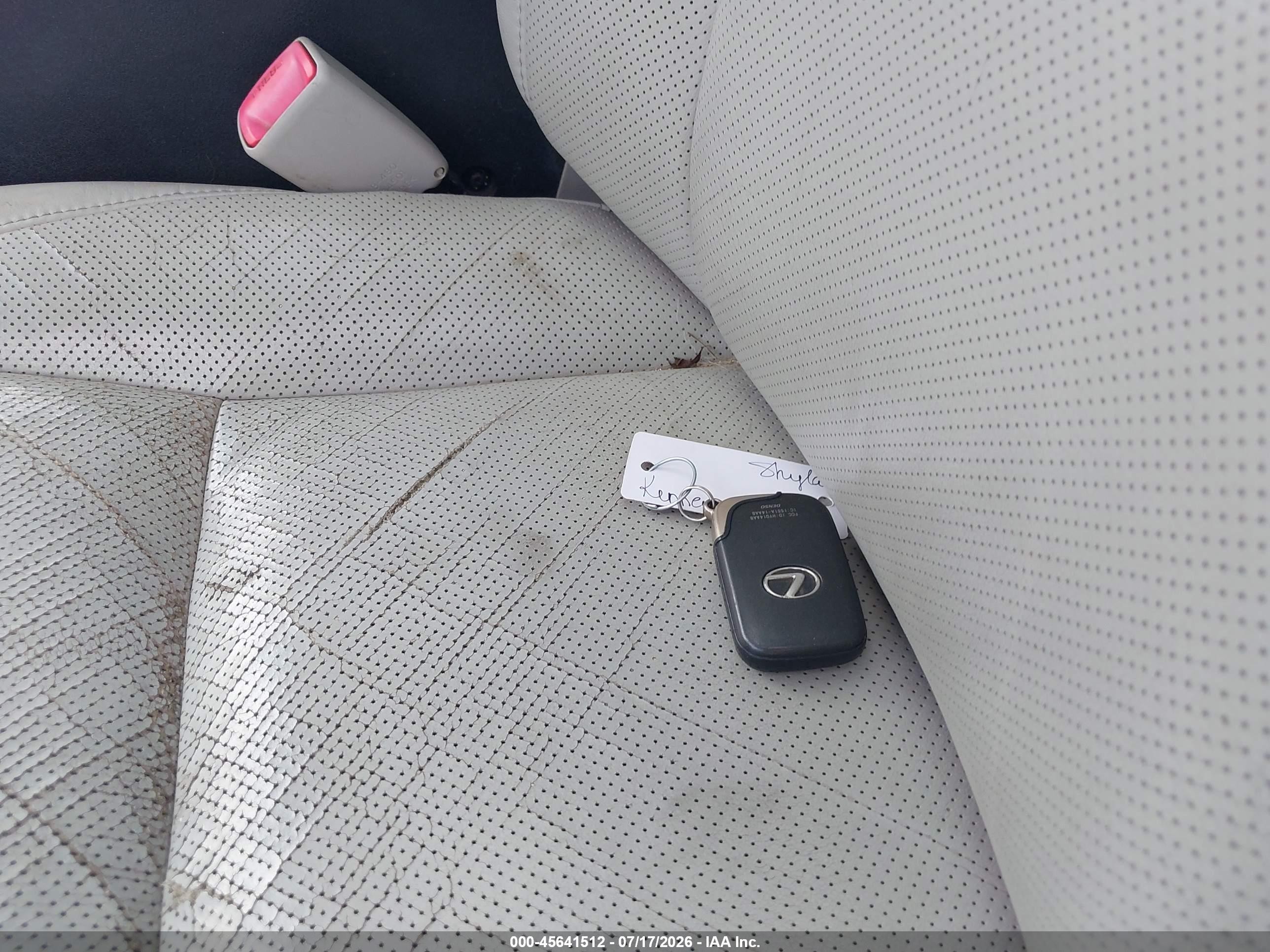 2010 Lexus Es 350   White vin: JTHBK1EG5A2397109