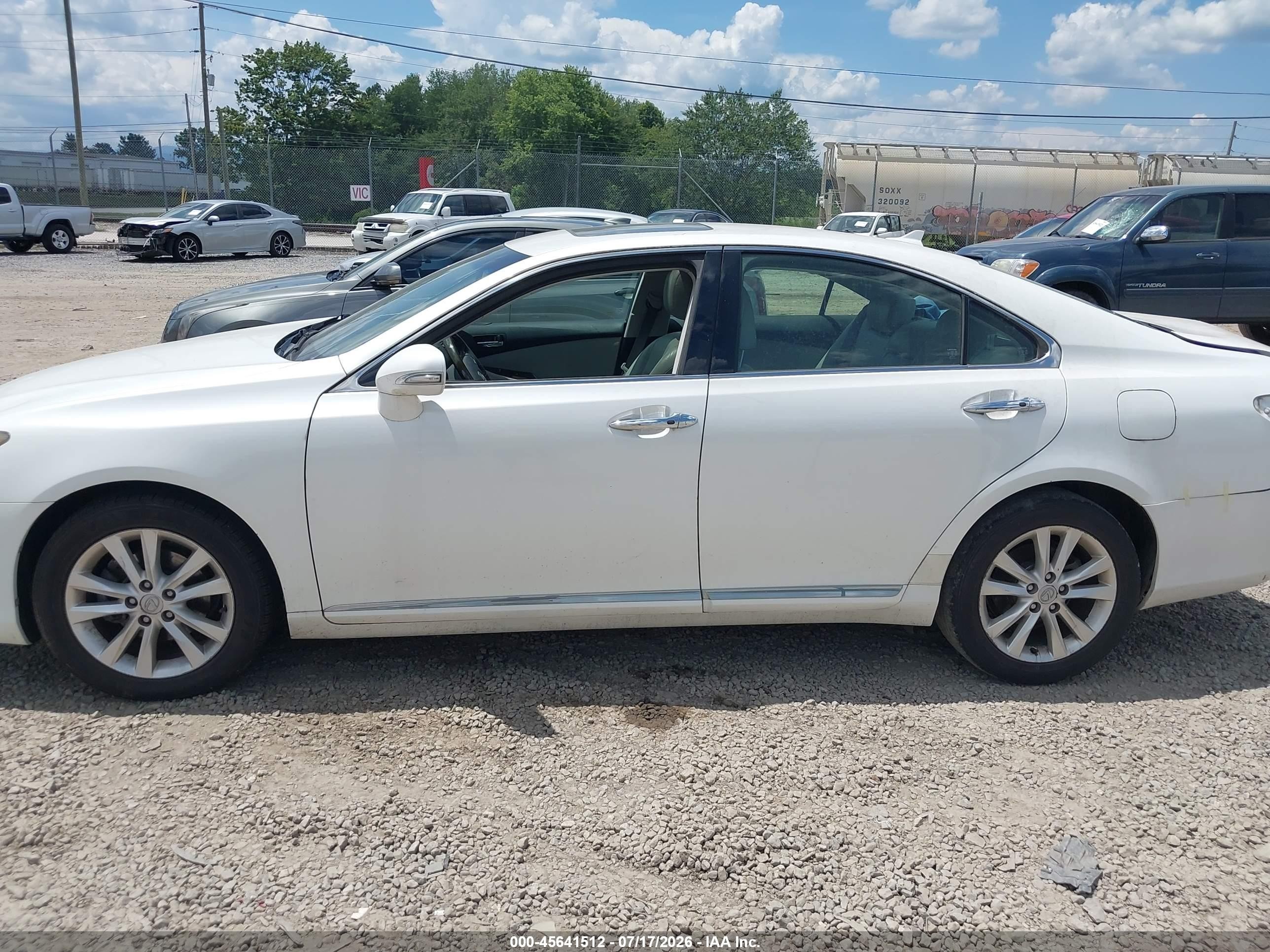 2010 Lexus Es 350   White vin: JTHBK1EG5A2397109
