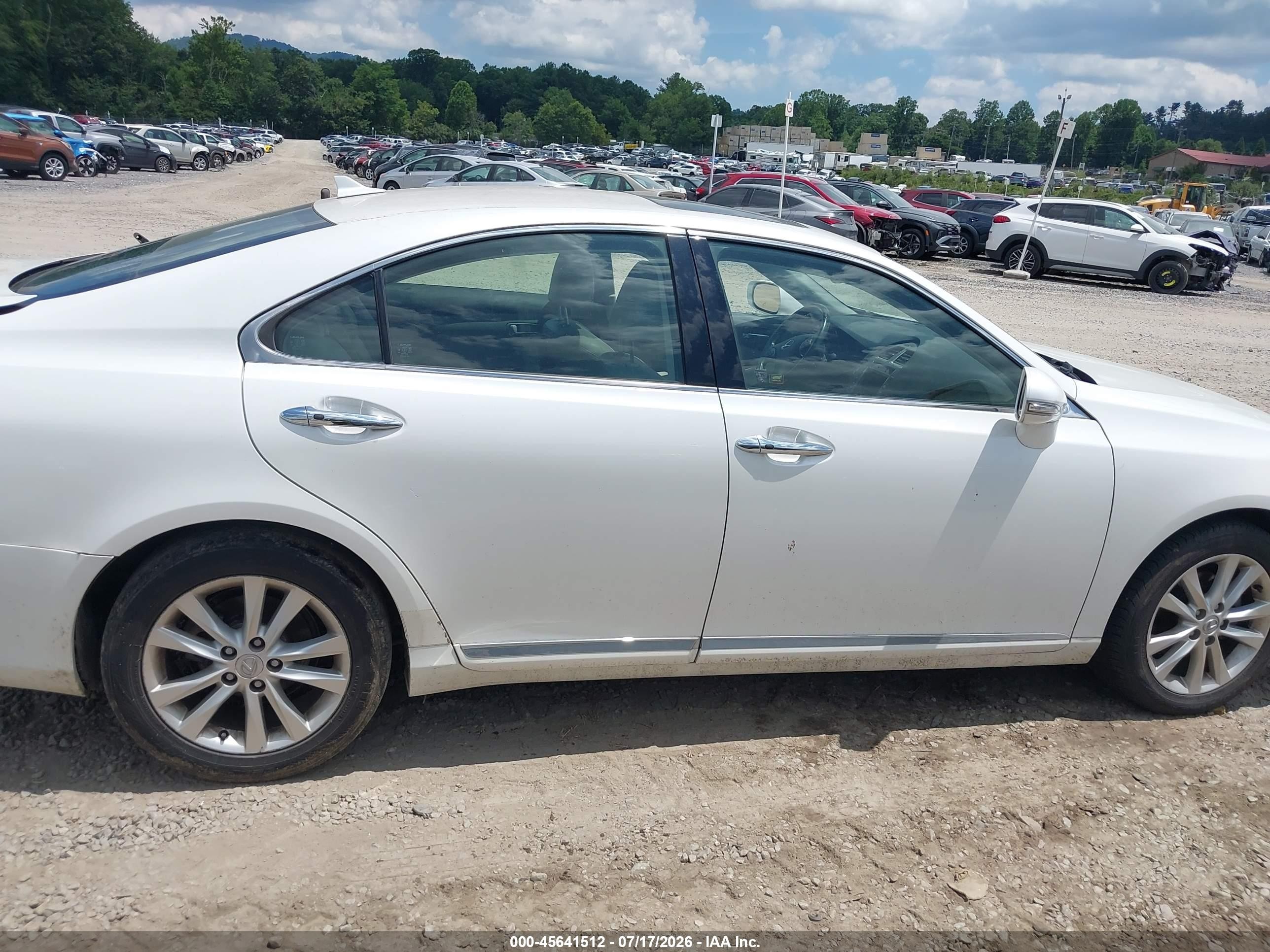 2010 Lexus Es 350   White vin: JTHBK1EG5A2397109