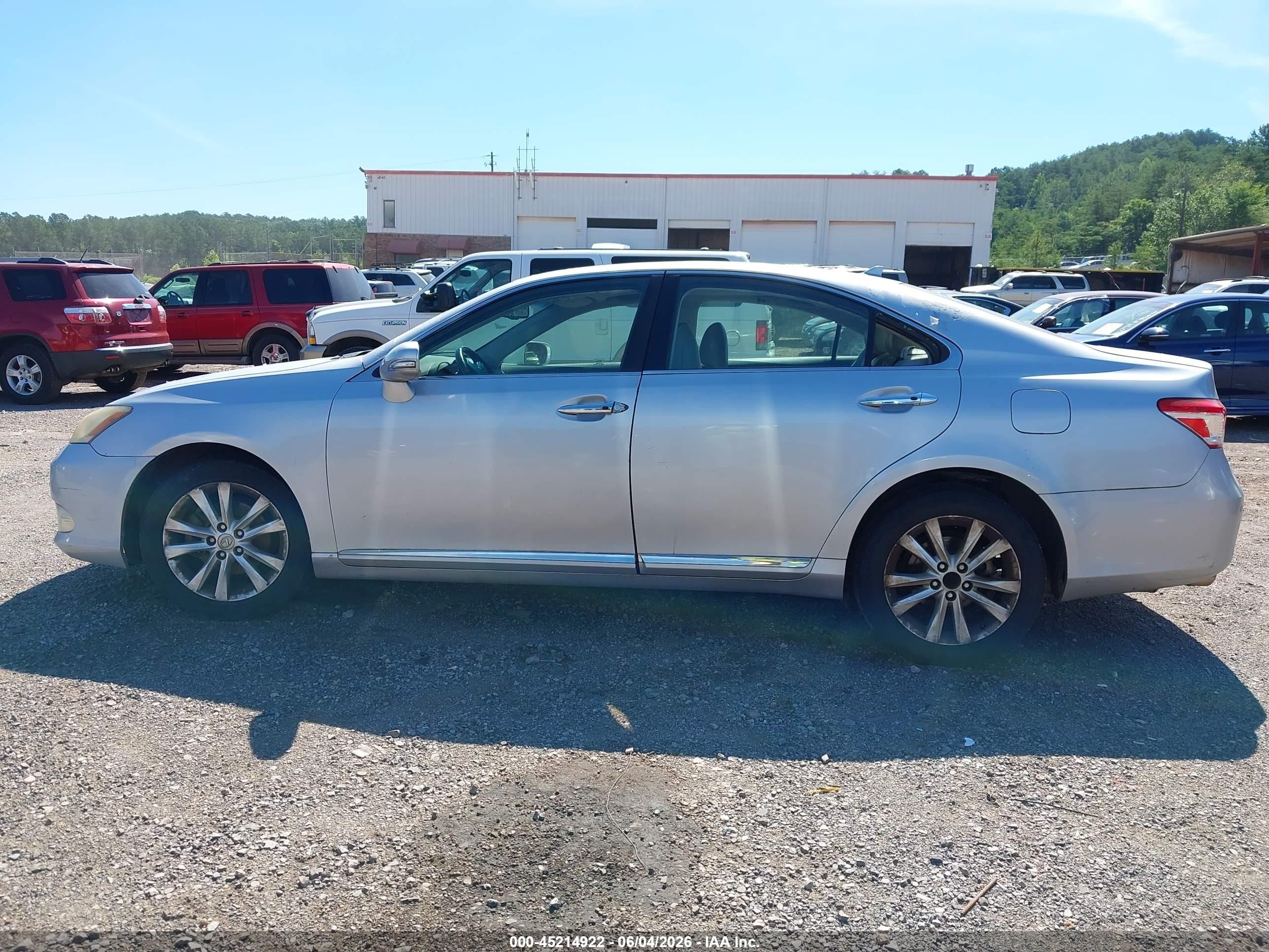 2011 Lexus Es 350   Silver vin: JTHBK1EG5B2419840