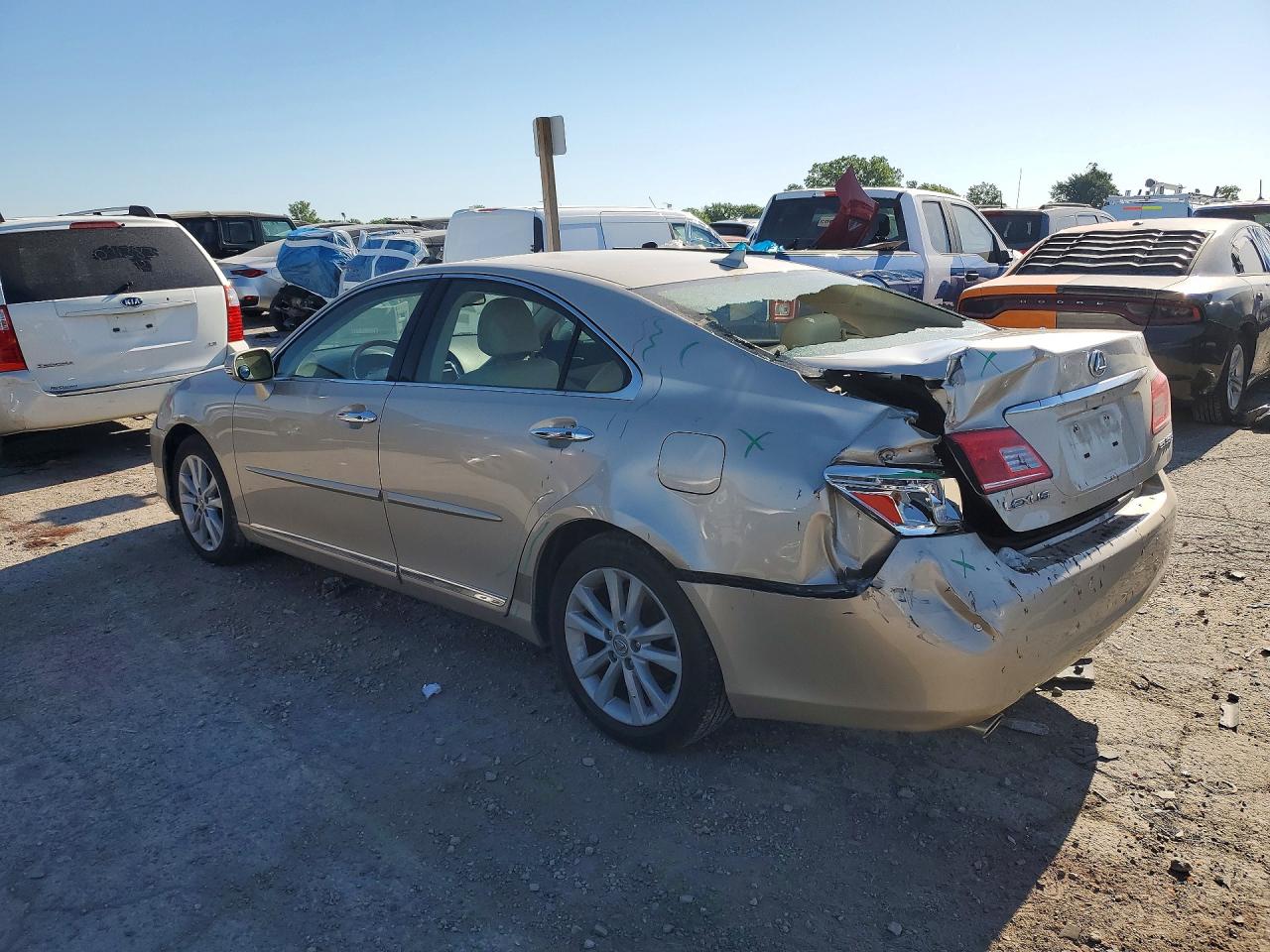 2011 Lexus Es 350 Gold vin: JTHBK1EG5B2446617