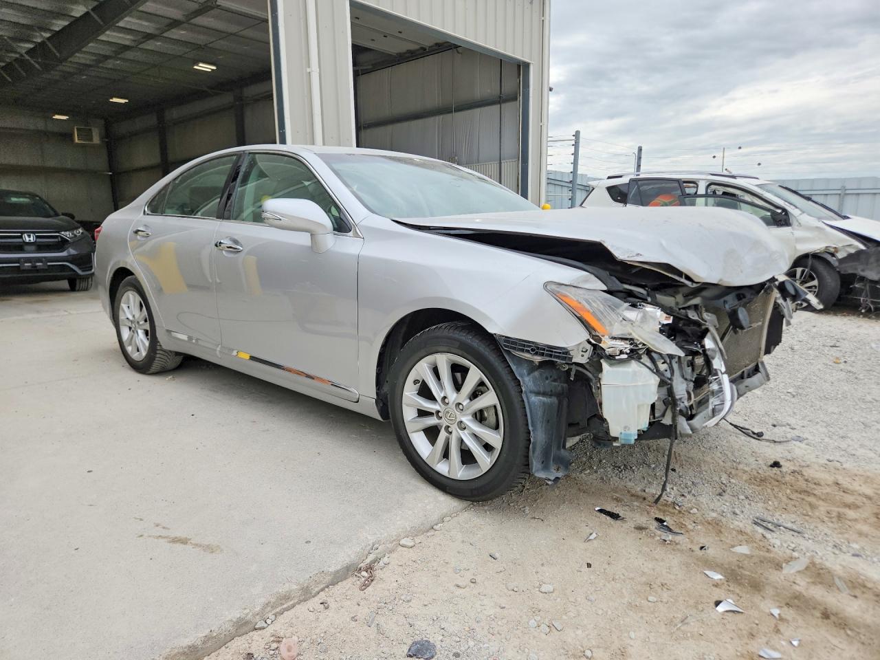 2011 Lexus Es 350 Silver vin: JTHBK1EG5B2452532