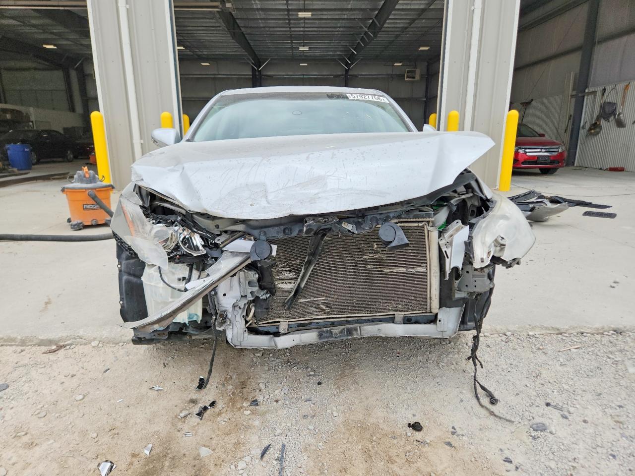 2011 Lexus Es 350 Silver vin: JTHBK1EG5B2452532