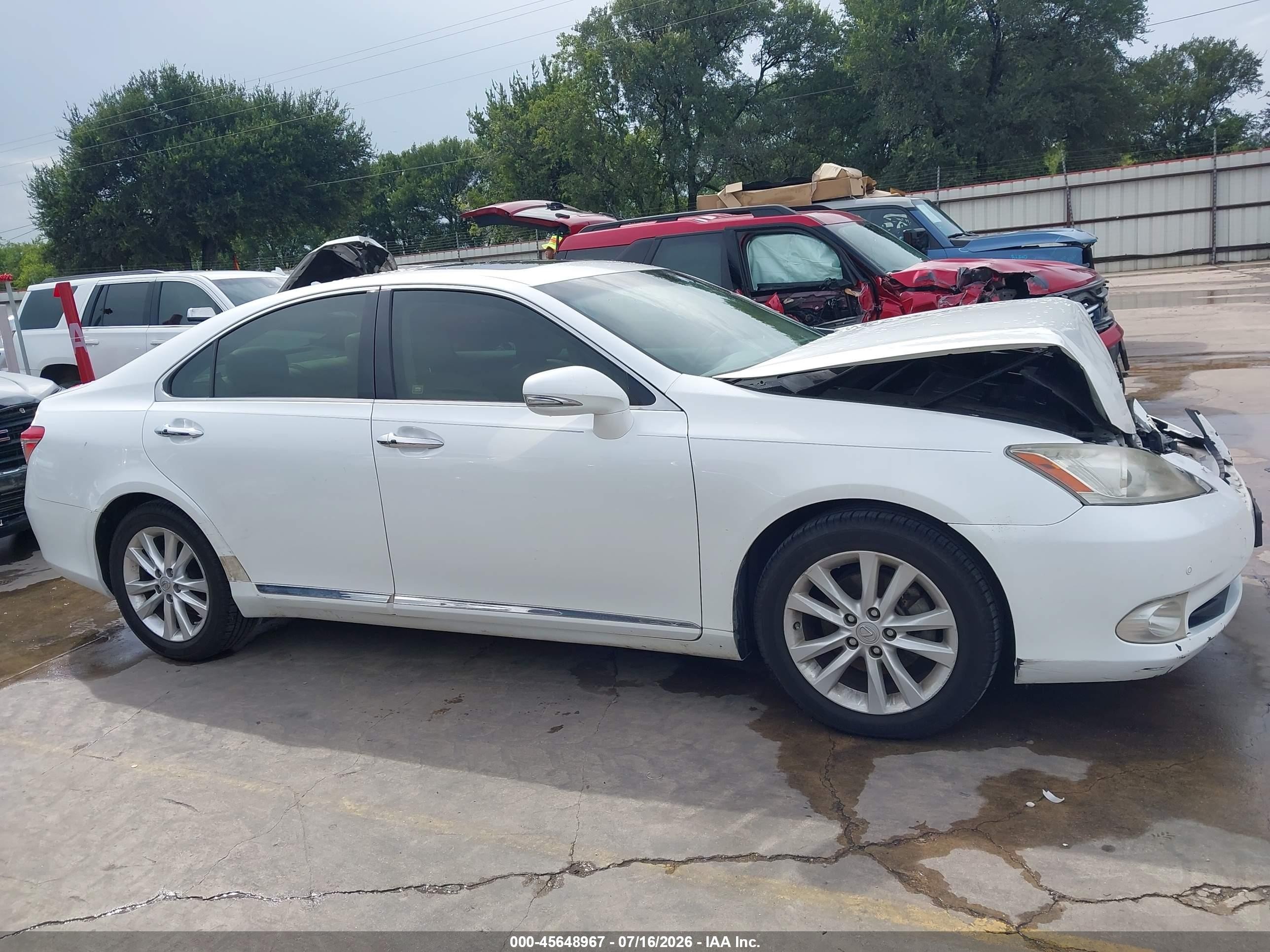 2011 Lexus Es 350   White vin: JTHBK1EG5B2454524