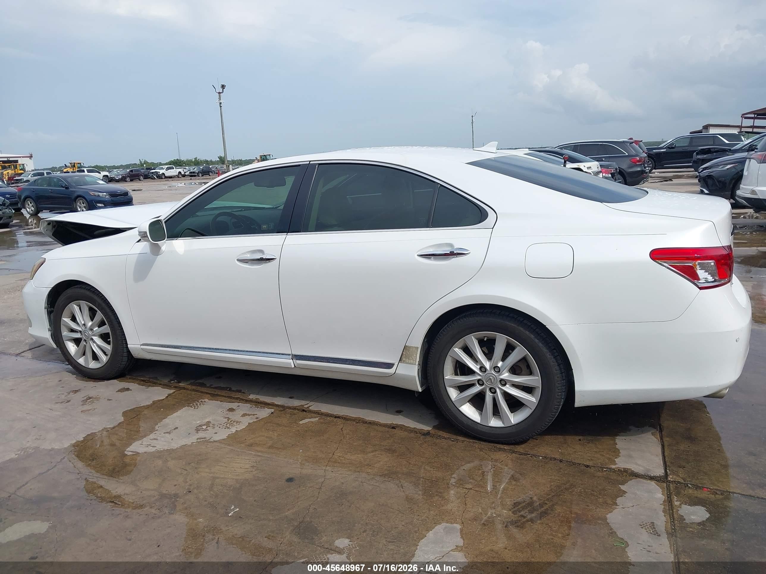 2011 Lexus Es 350   White vin: JTHBK1EG5B2454524