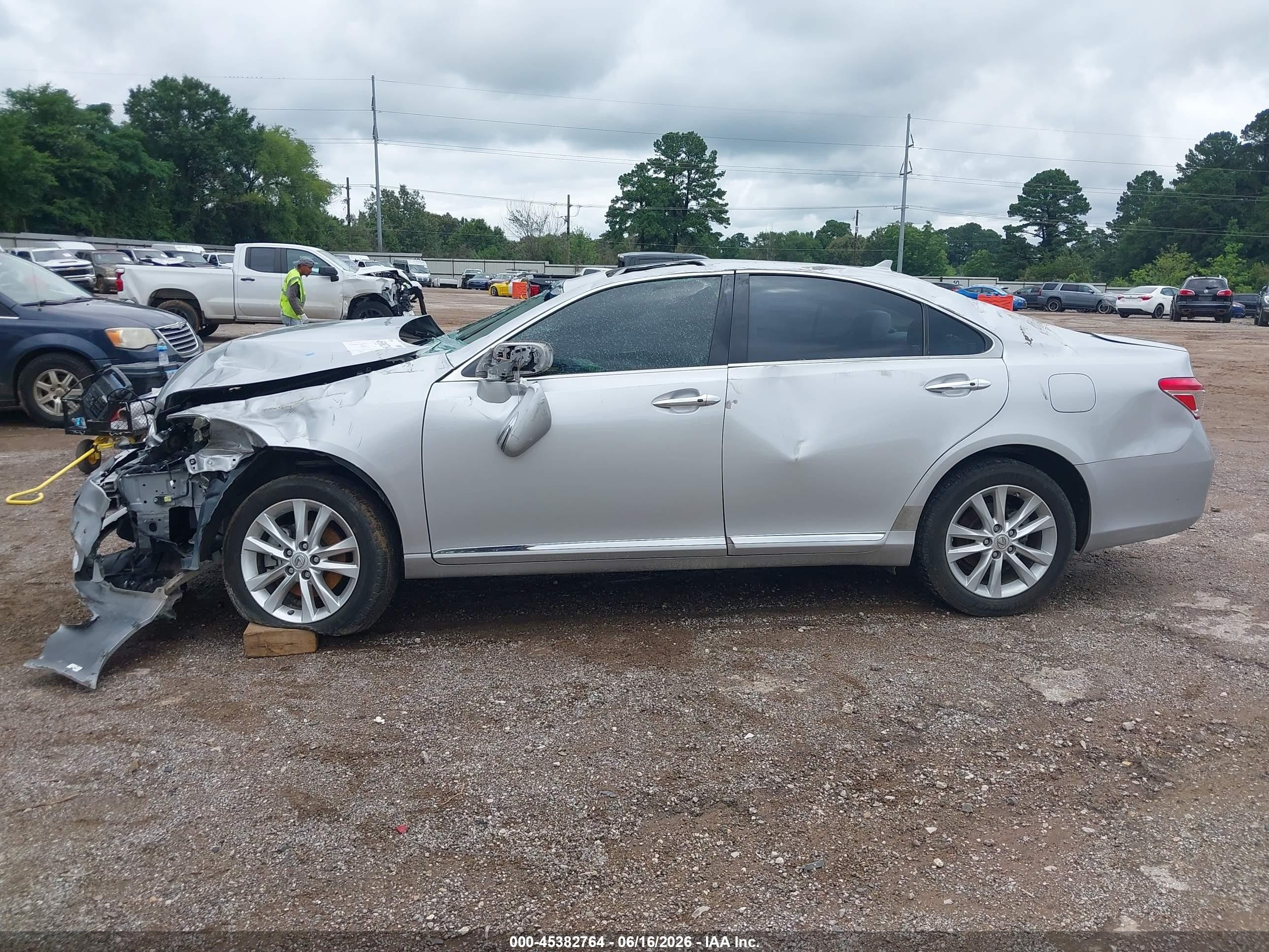 2011 Lexus Es 350   Silver vin: JTHBK1EG5B2458296