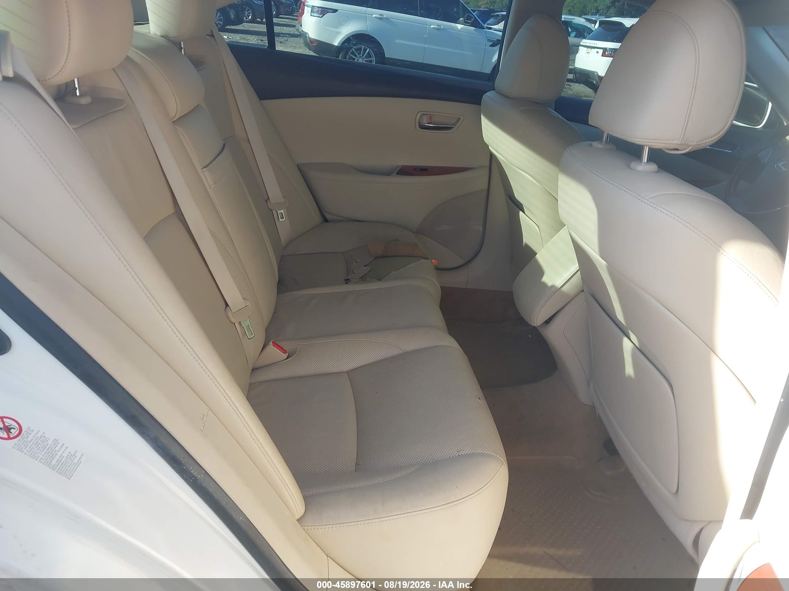 2011 Lexus Es 350 Белый vin: JTHBK1EG5B2469878