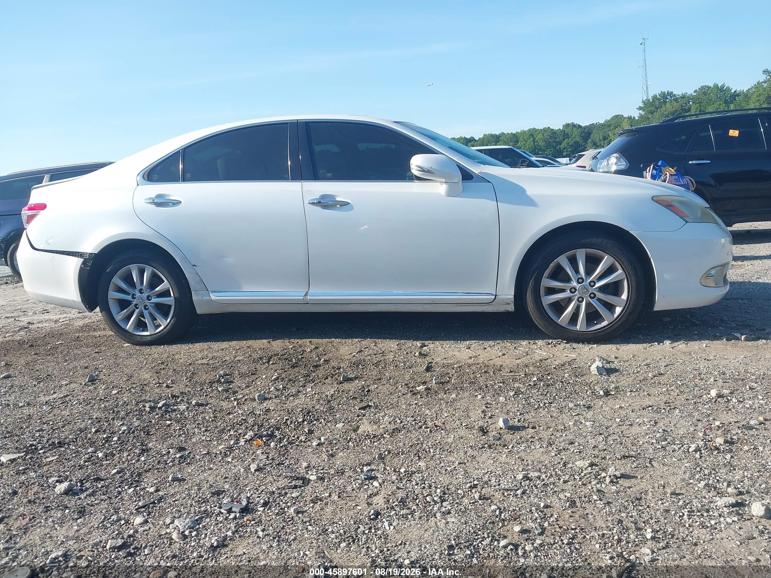 2011 Lexus Es 350 Белый vin: JTHBK1EG5B2469878