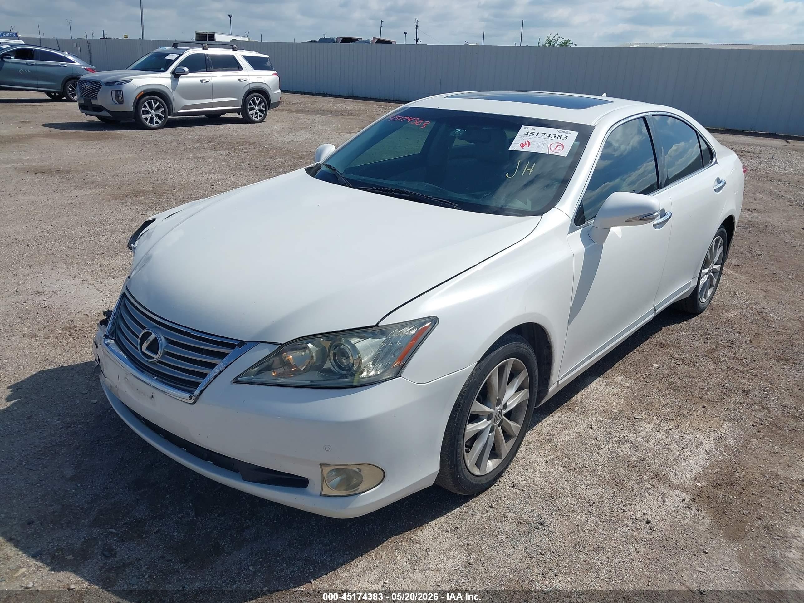 2012 Lexus Es 350   White vin: JTHBK1EG5C2475990