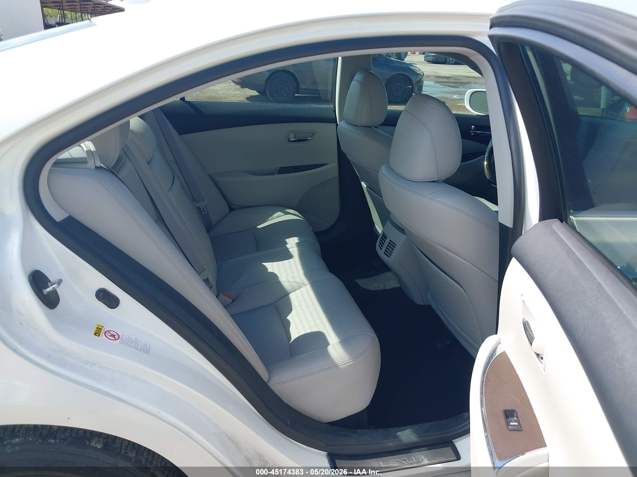 2012 Lexus Es 350   White vin: JTHBK1EG5C2475990
