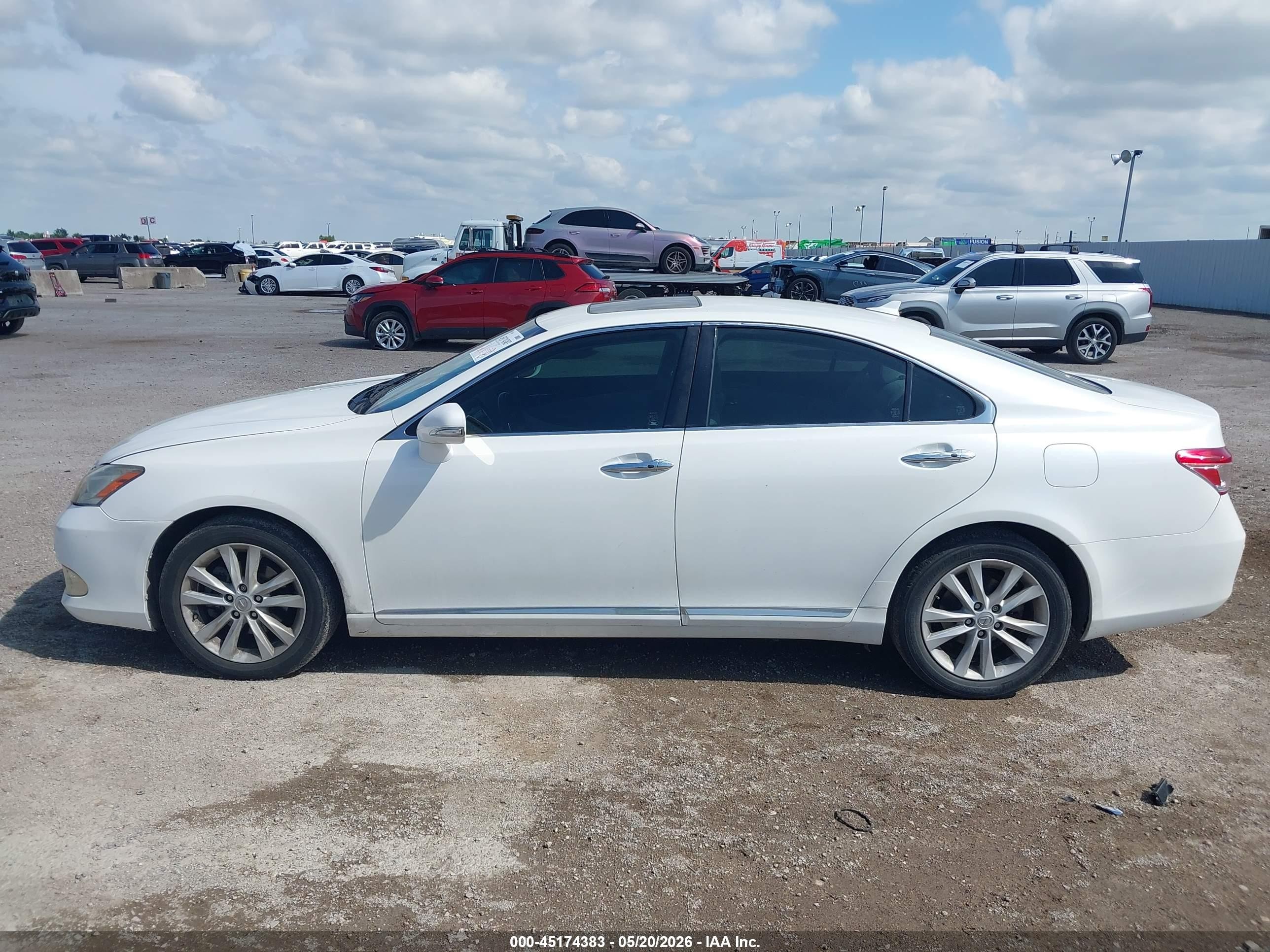 2012 Lexus Es 350   White vin: JTHBK1EG5C2475990