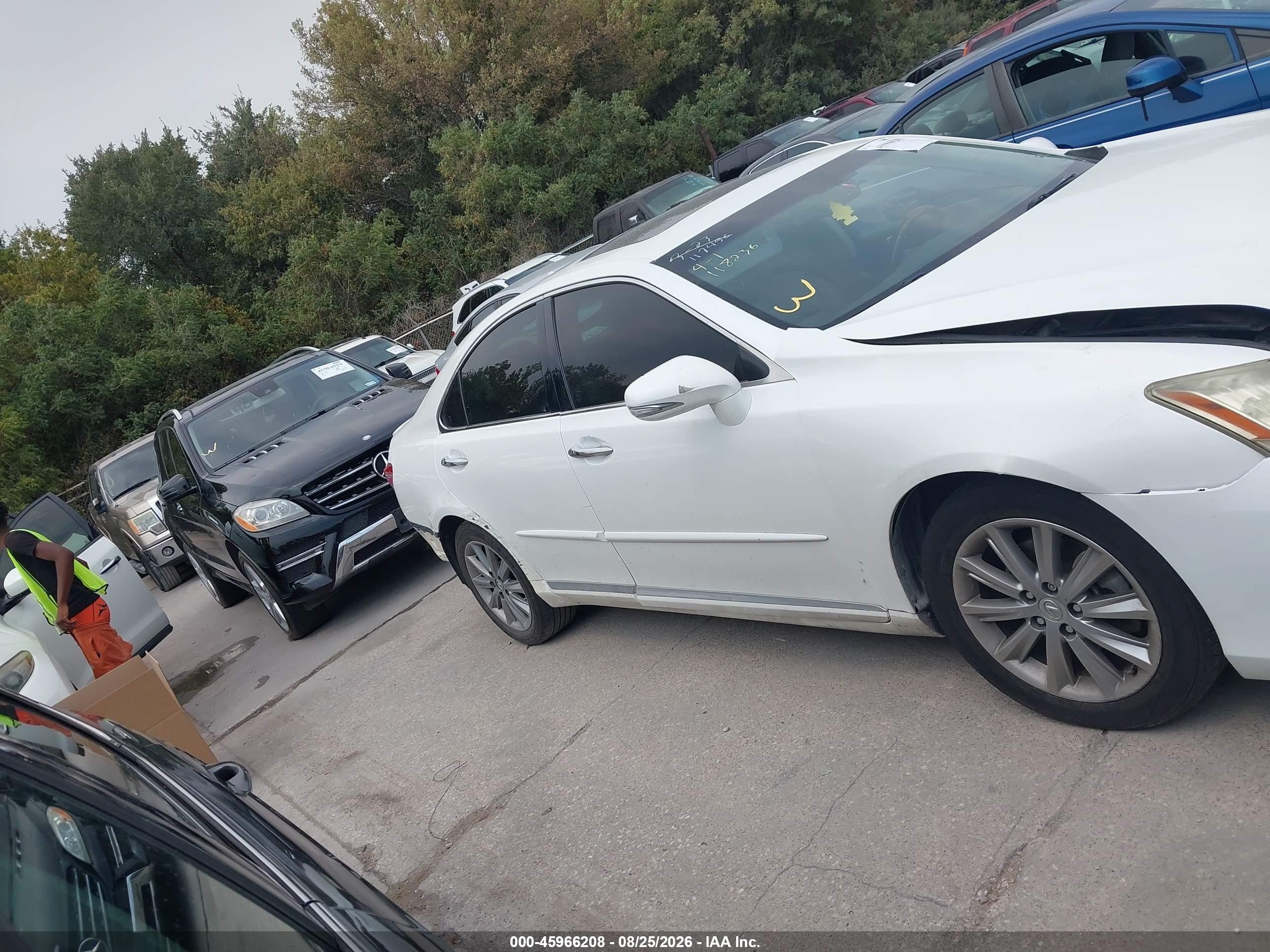 2012 Lexus Es 350   White vin: JTHBK1EG5C2476119