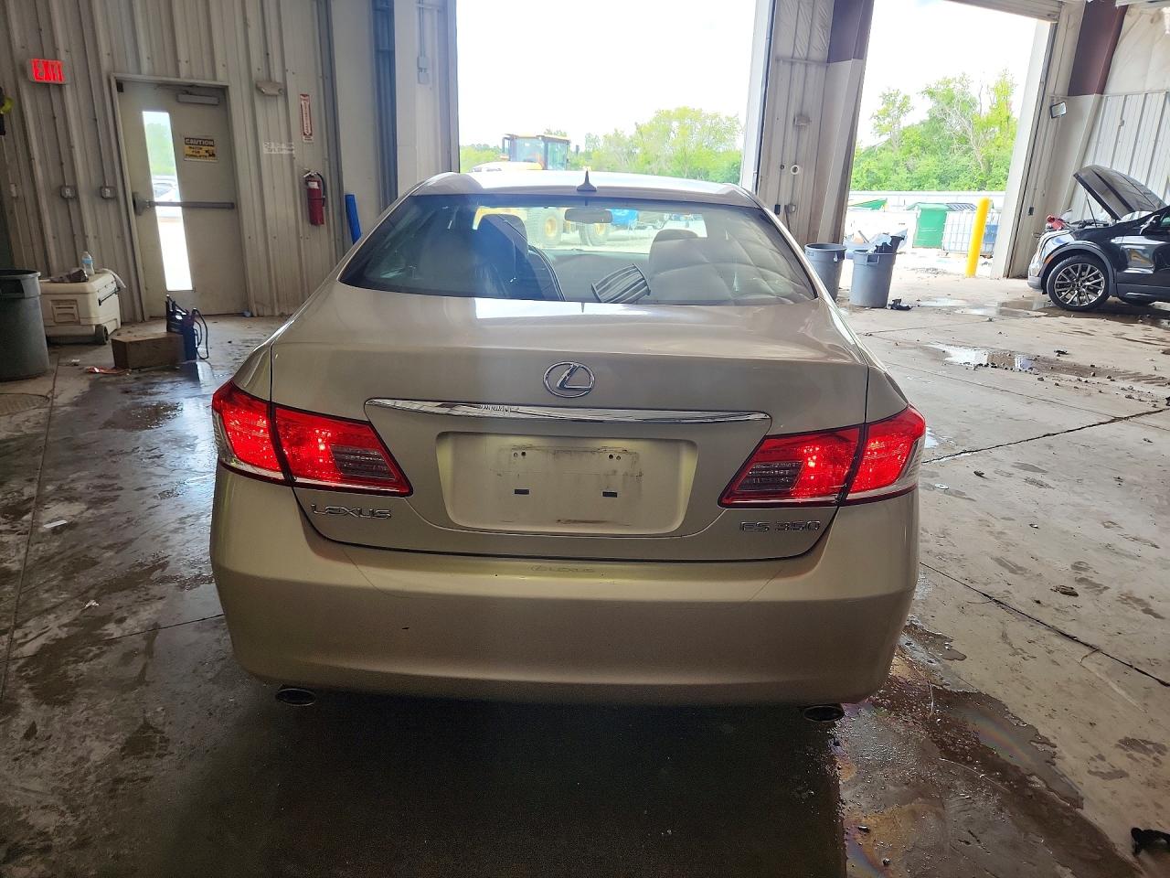 2010 Lexus Es 350 Tan vin: JTHBK1EG6A2405623