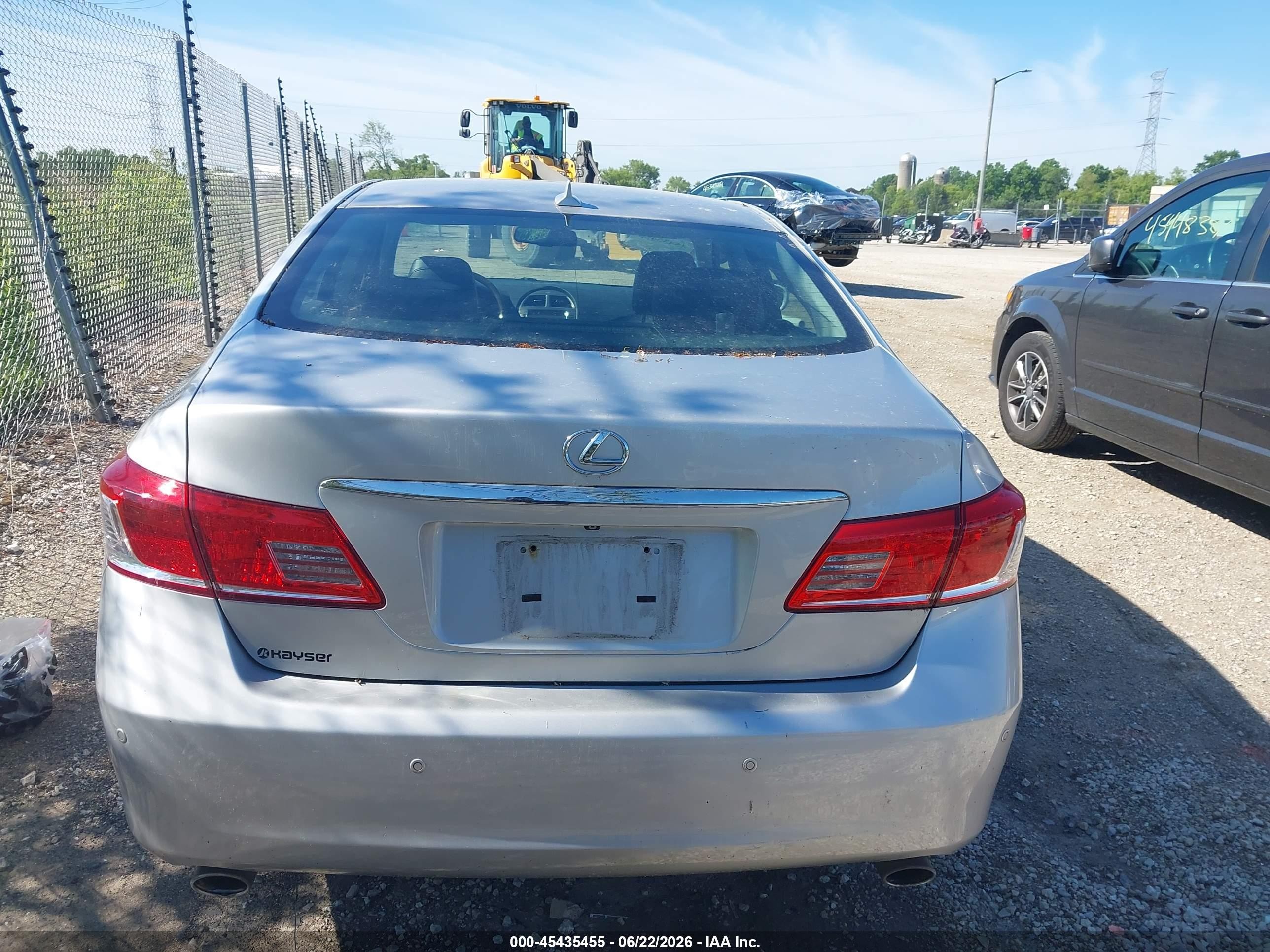 2010 Lexus Es 350   Silver vin: JTHBK1EG6A2413754
