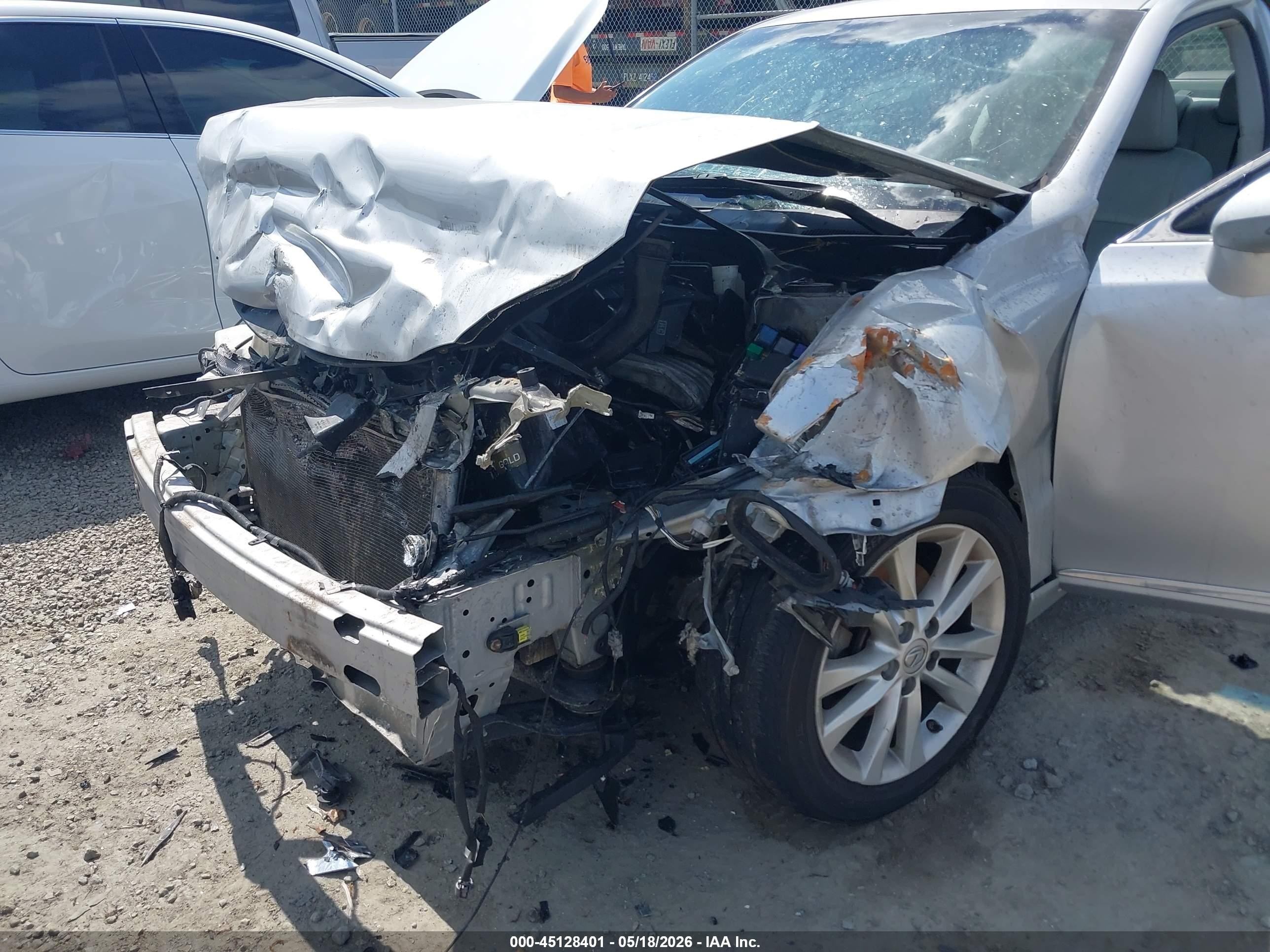 2011 Lexus Es 350   Серебряный vin: JTHBK1EG6B2420656