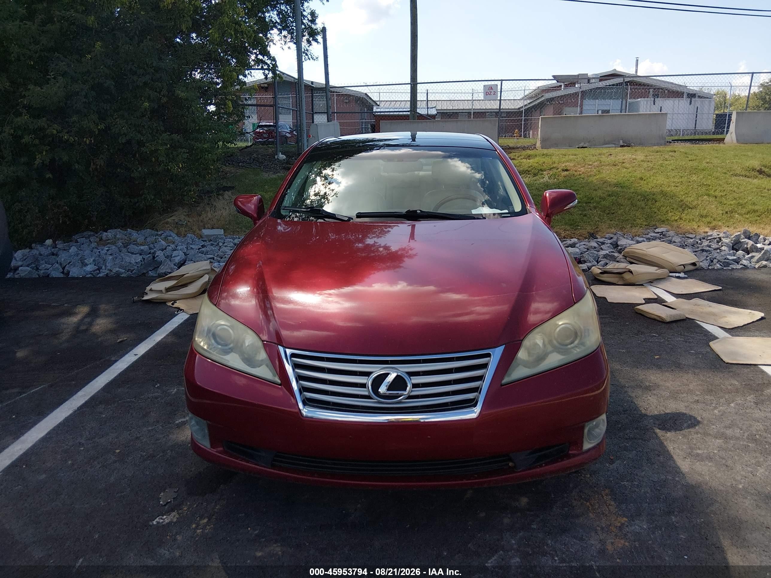 2011 Lexus Es 350   Burgundy vin: JTHBK1EG6B2433696