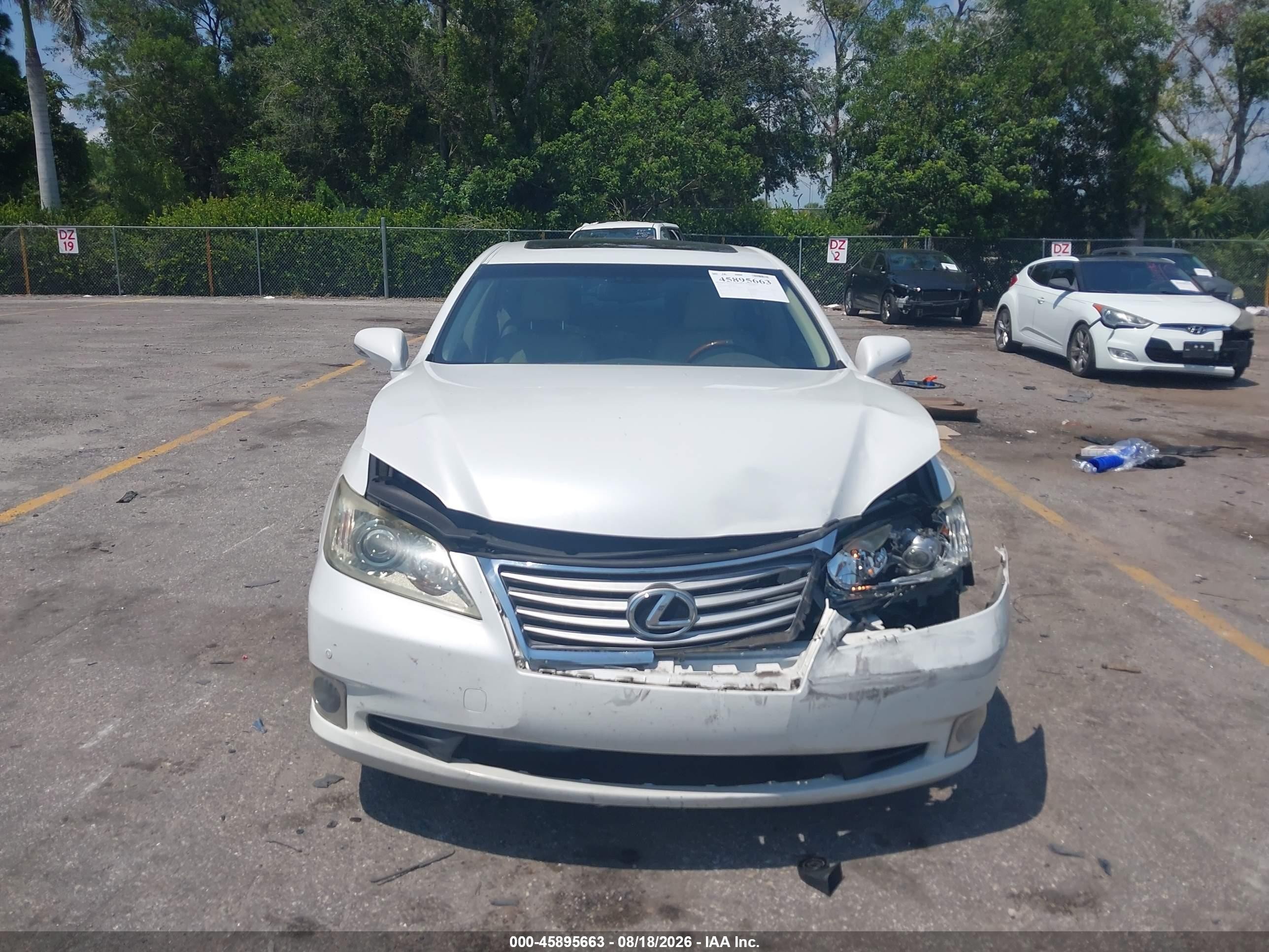 2011 Lexus Es 350   Белый vin: JTHBK1EG6B2440339