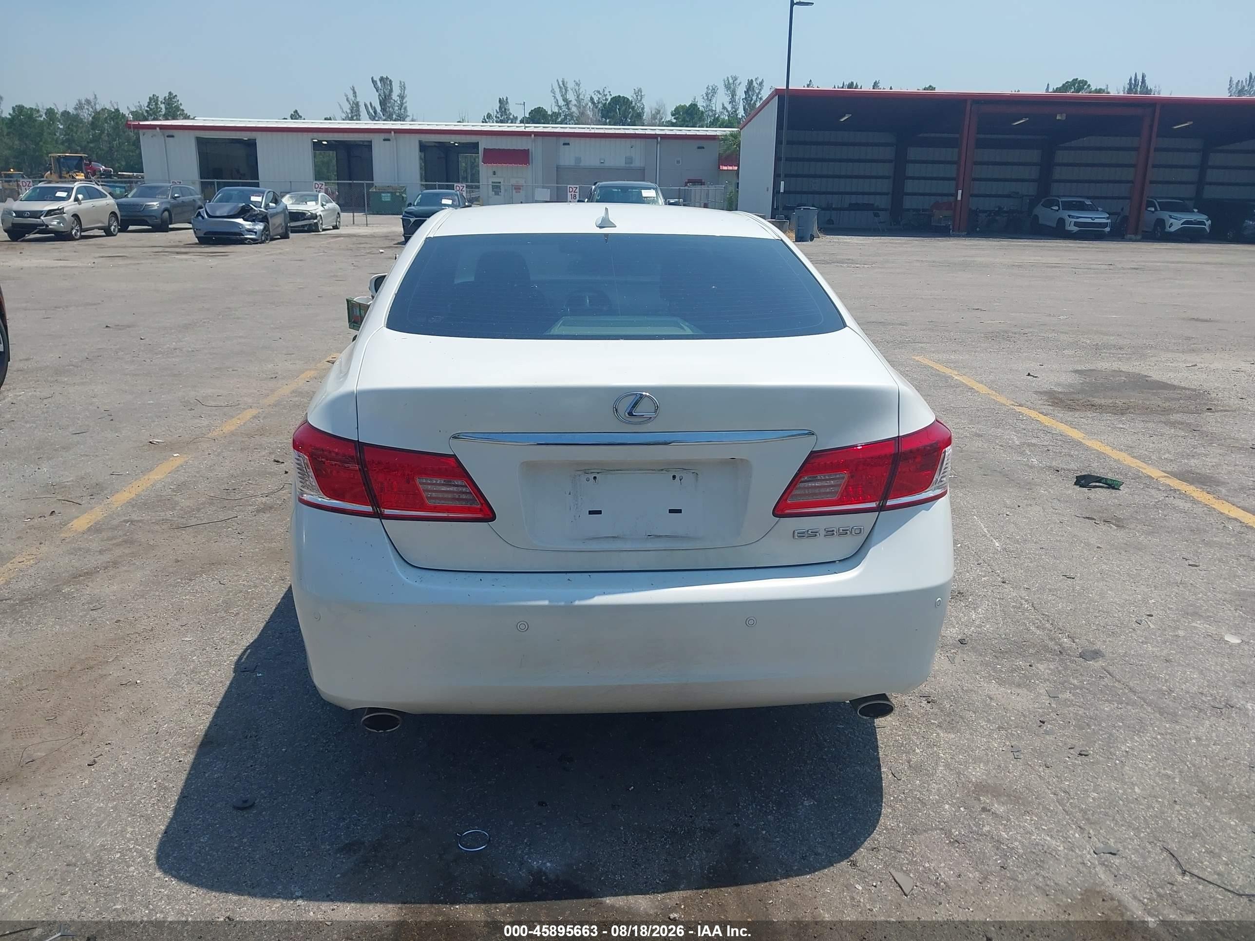 2011 Lexus Es 350   Белый vin: JTHBK1EG6B2440339