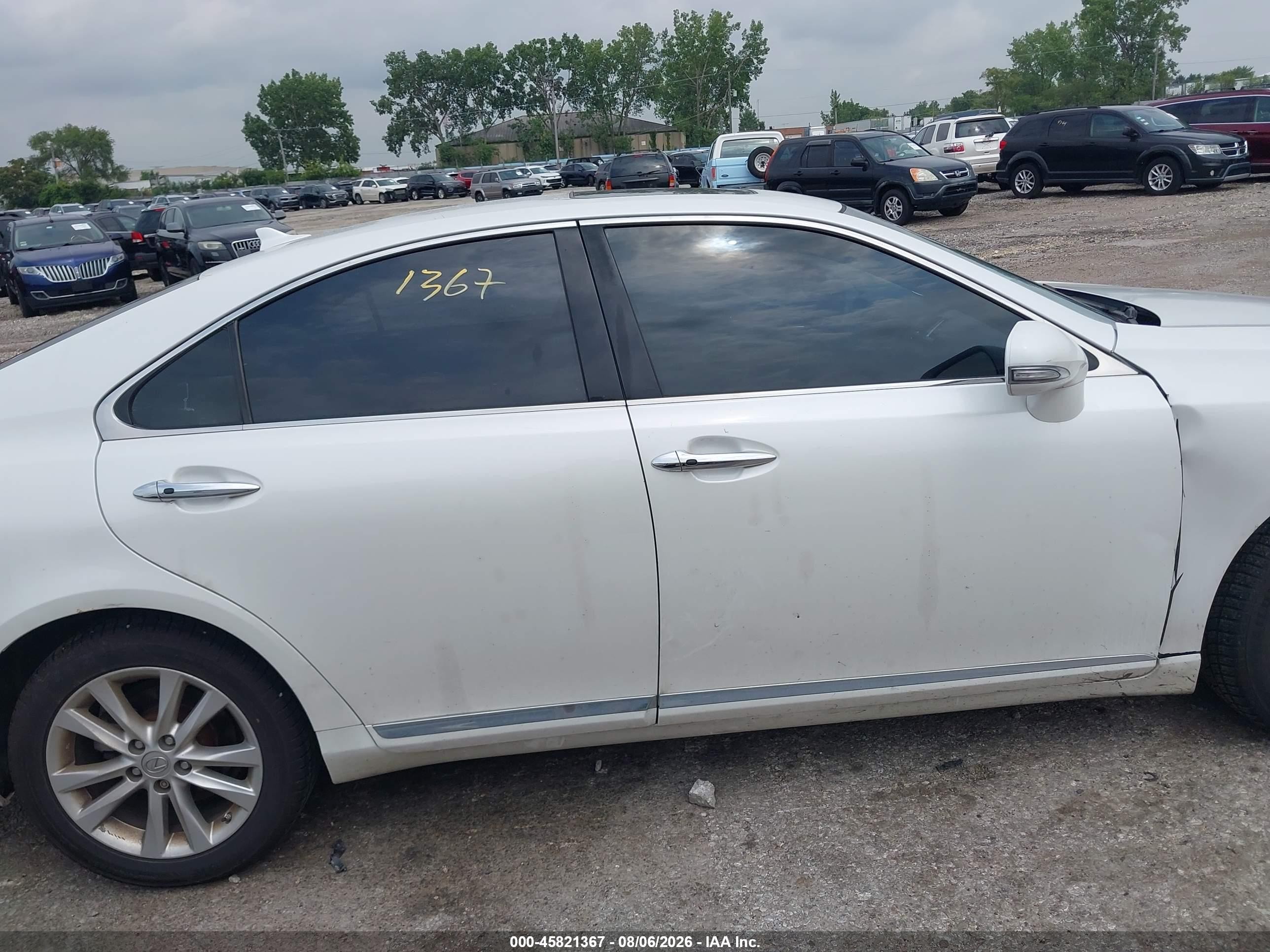 2011 Lexus Es 350   White vin: JTHBK1EG6B2441040