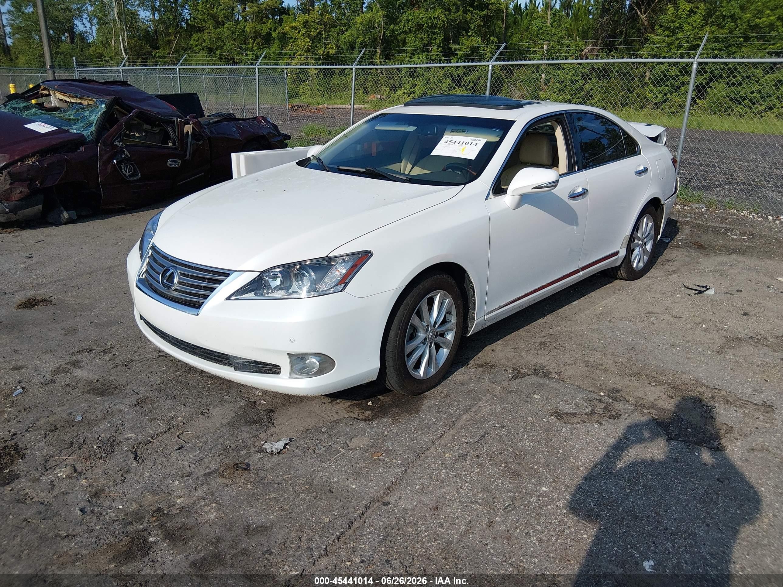2011 Lexus Es 350   White vin: JTHBK1EG6B2442012