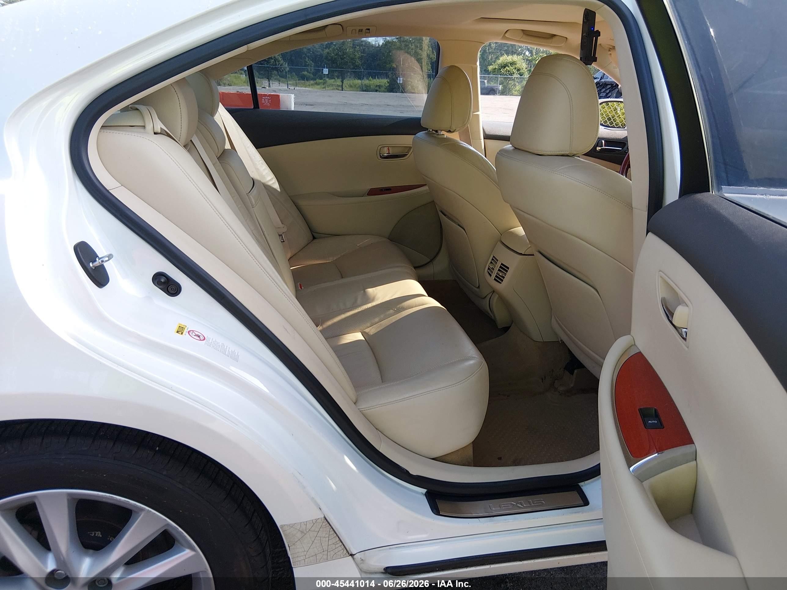 2011 Lexus Es 350   White vin: JTHBK1EG6B2442012