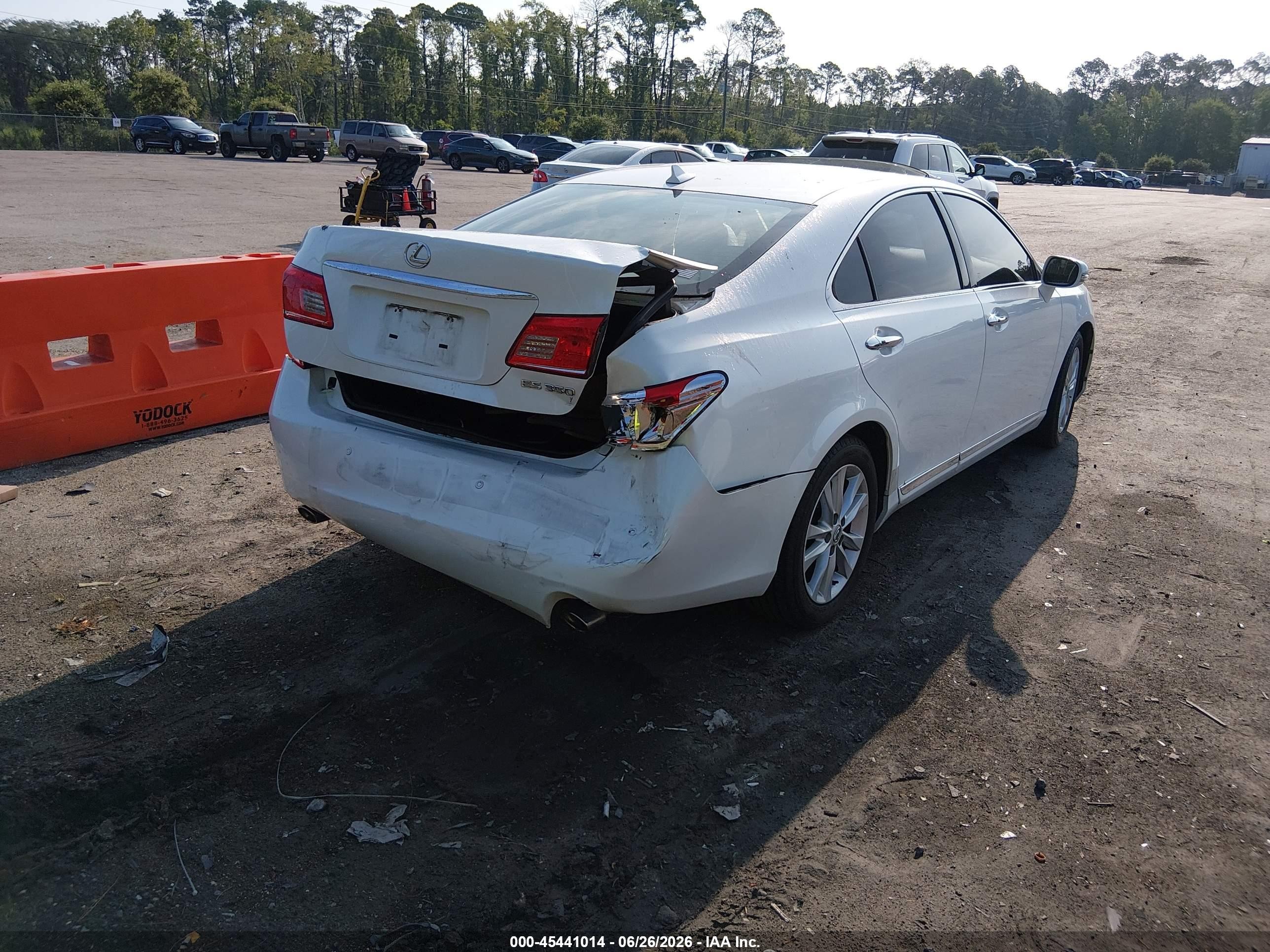 2011 Lexus Es 350   White vin: JTHBK1EG6B2442012