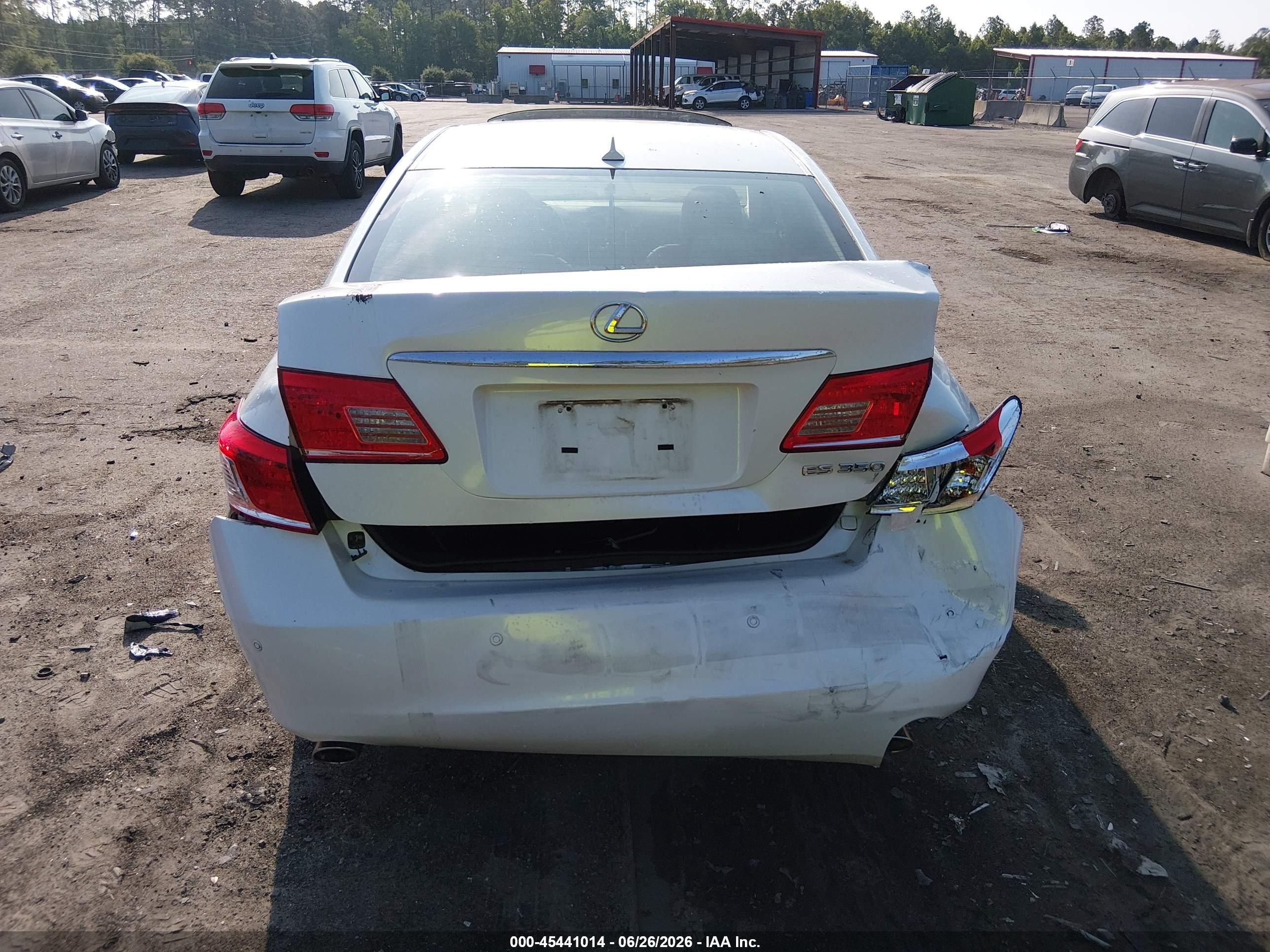 2011 Lexus Es 350   White vin: JTHBK1EG6B2442012