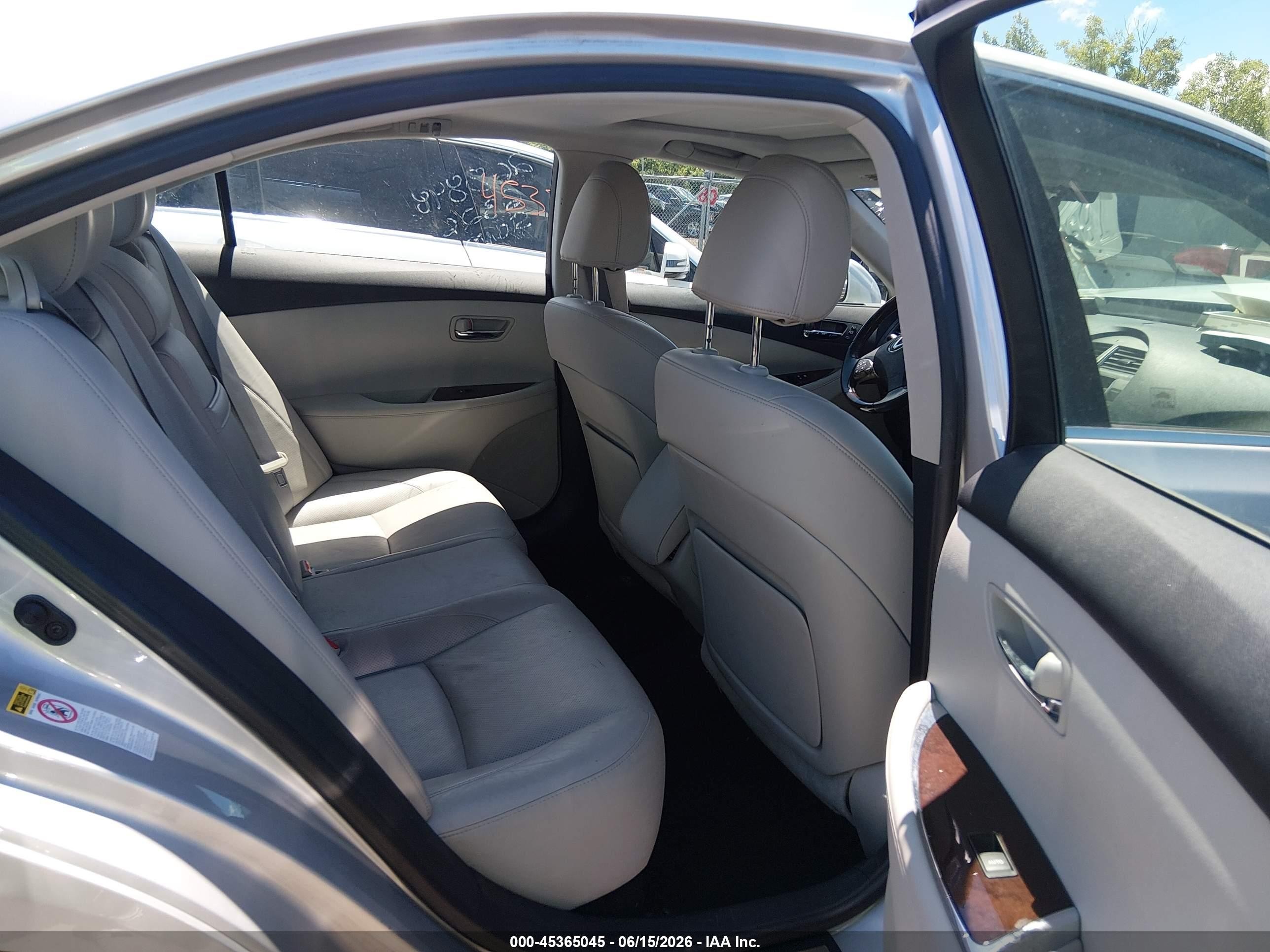2011 Lexus Es 350   Silver vin: JTHBK1EG6B2456198